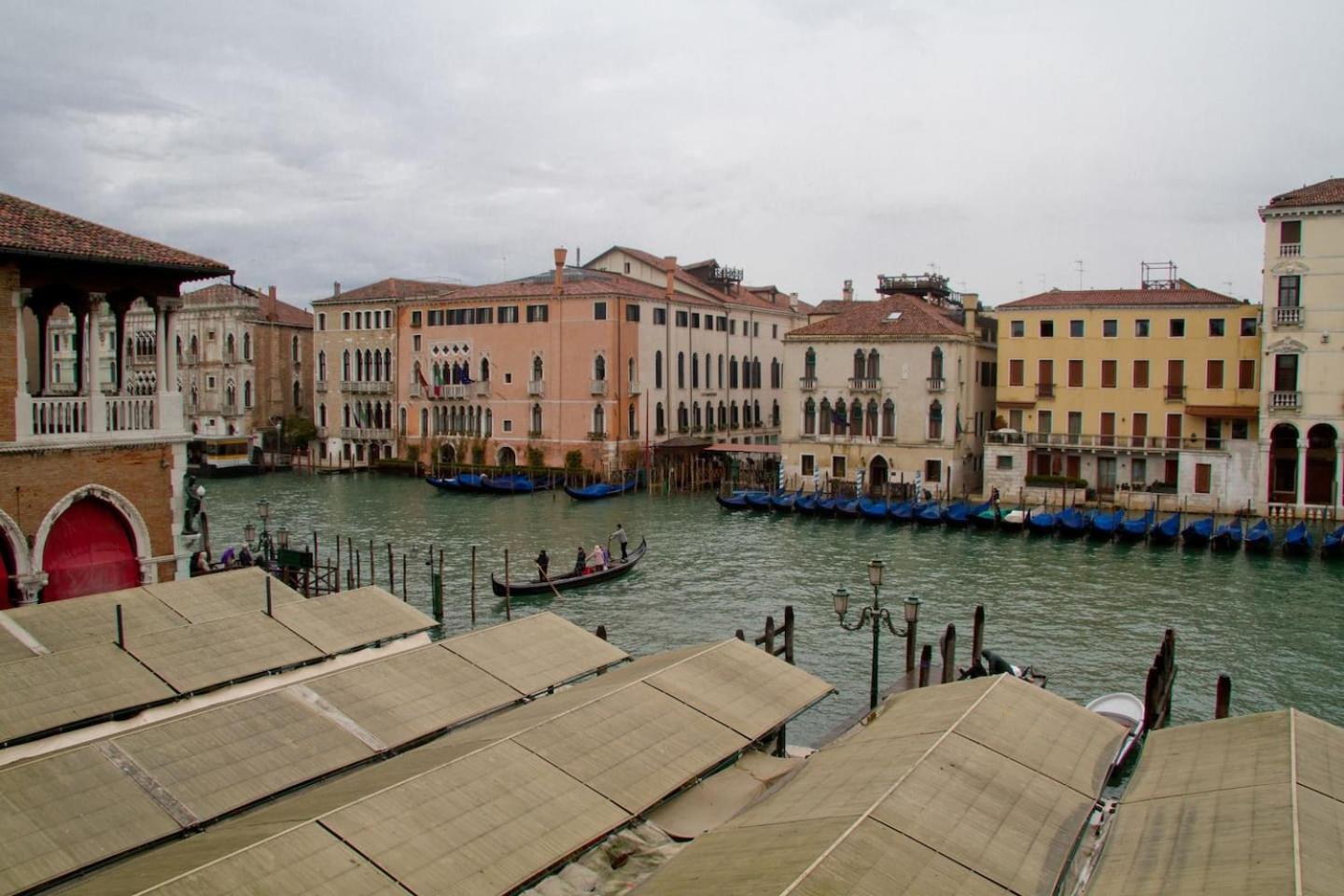 LOFT OVERLOOKING THE GRAND CANAL