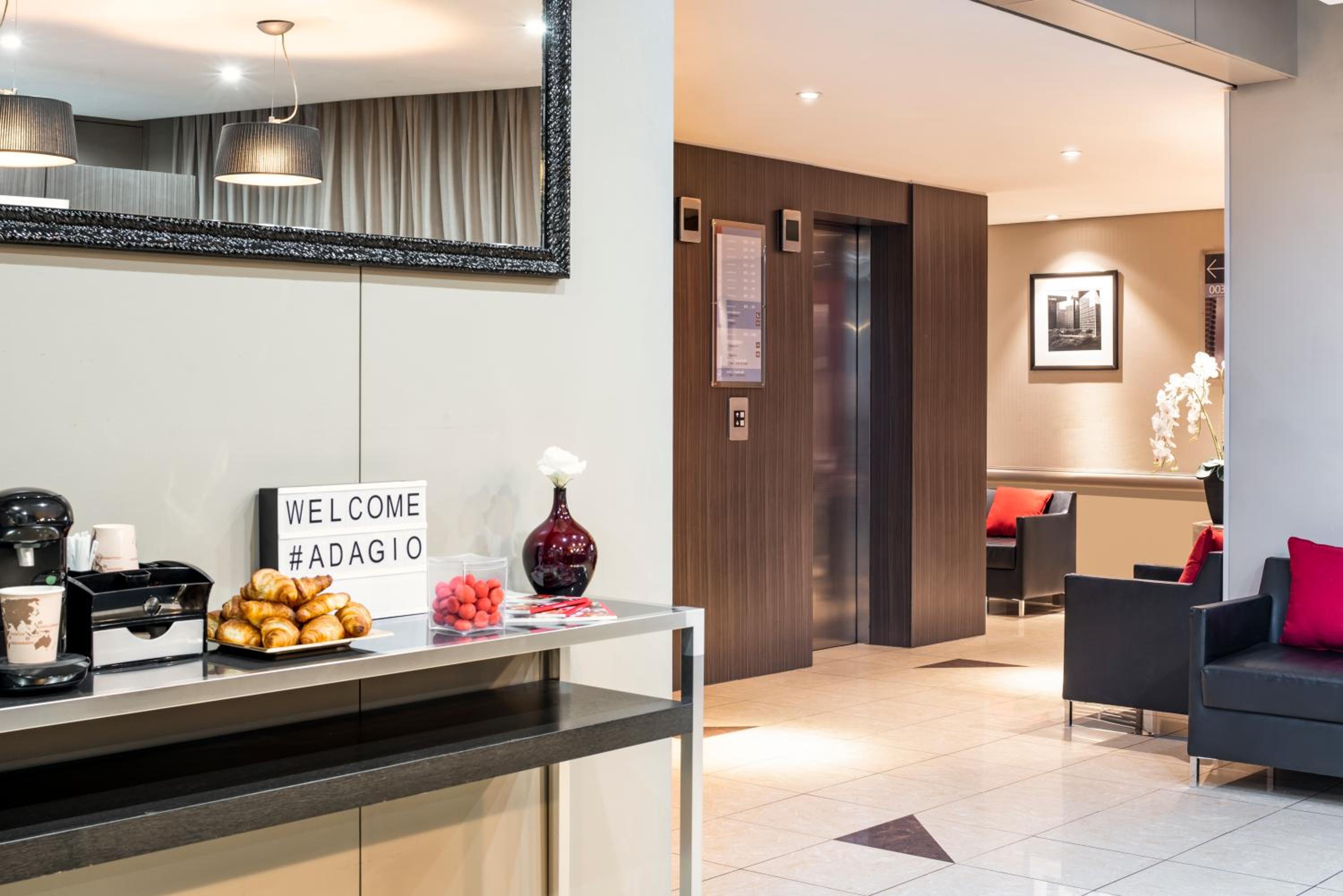 Puteaux Vacations - Aparthotel Adagio La Defense Esplanade - Property Image 12