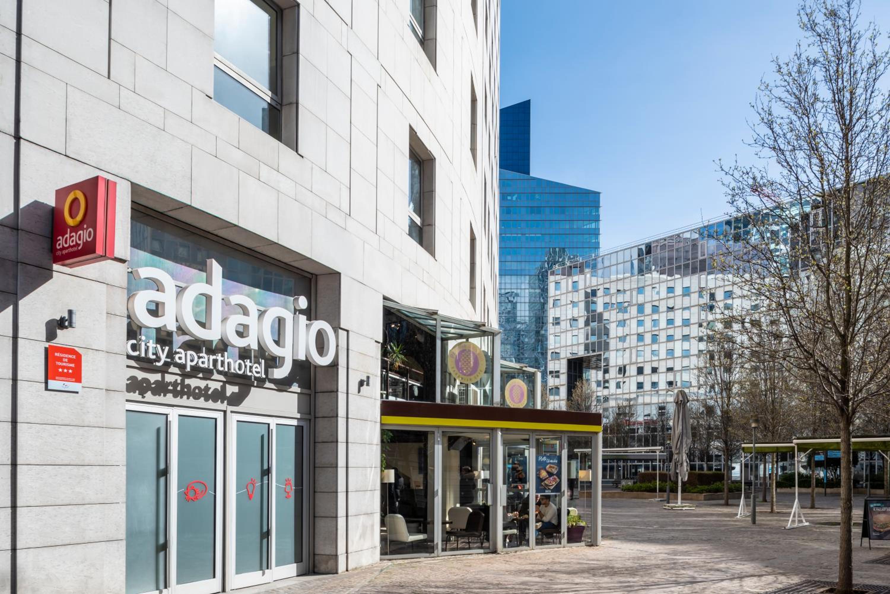 Puteaux Vacations - Aparthotel Adagio La Defense Esplanade - Property Image 2