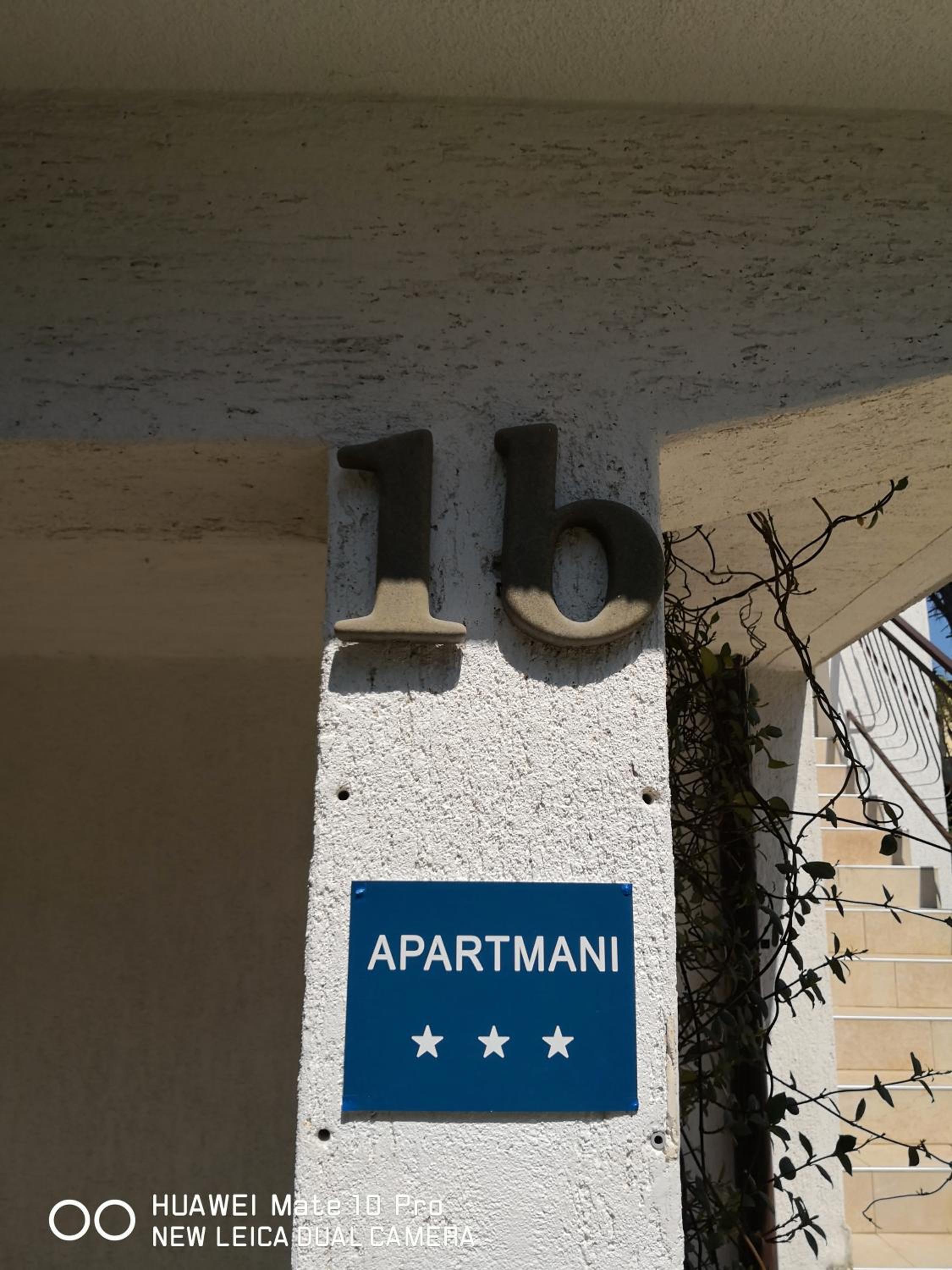 Apartmans Luce e Stella view 3