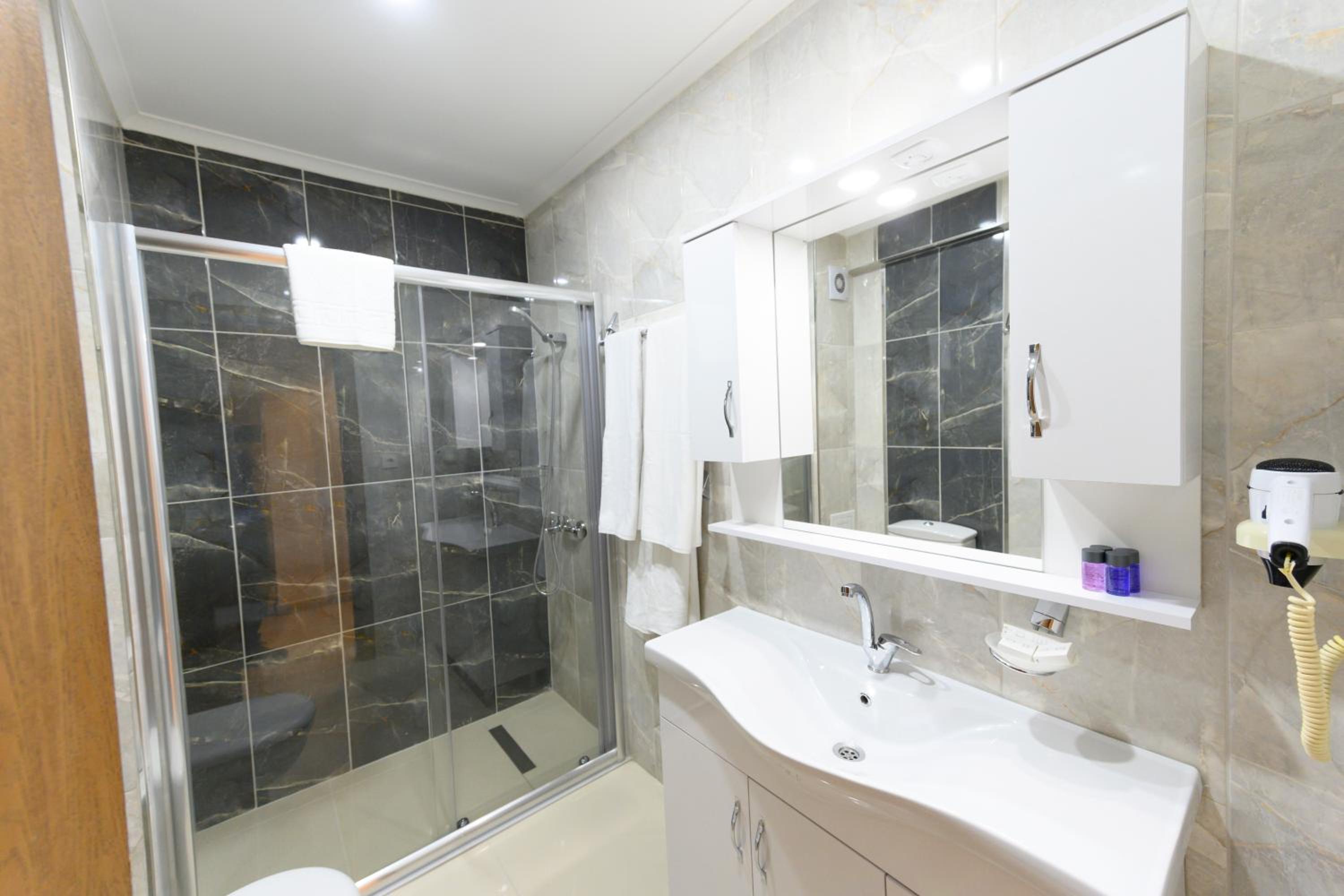 Entes Apart - Image 39