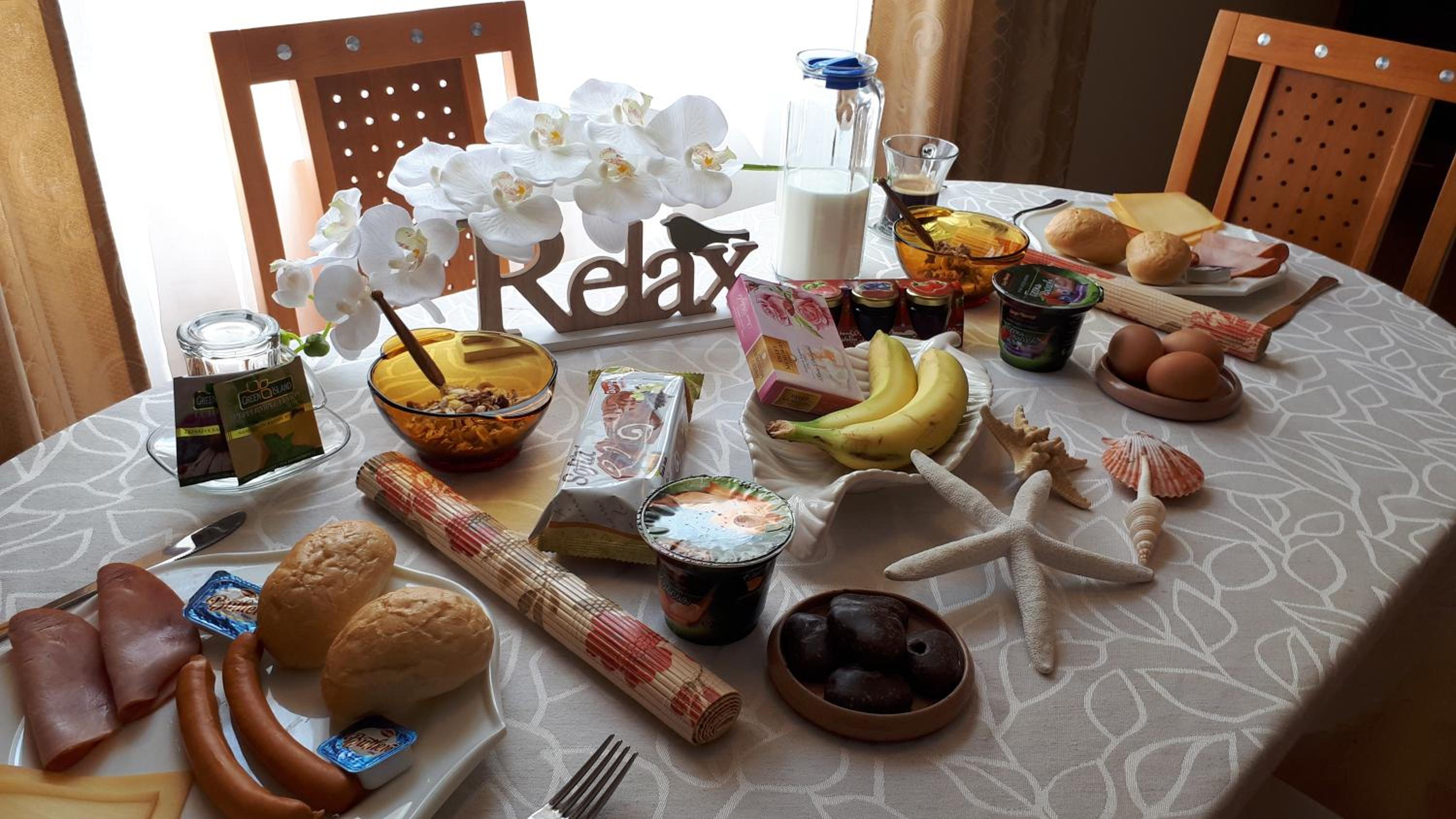 breakfast buffet