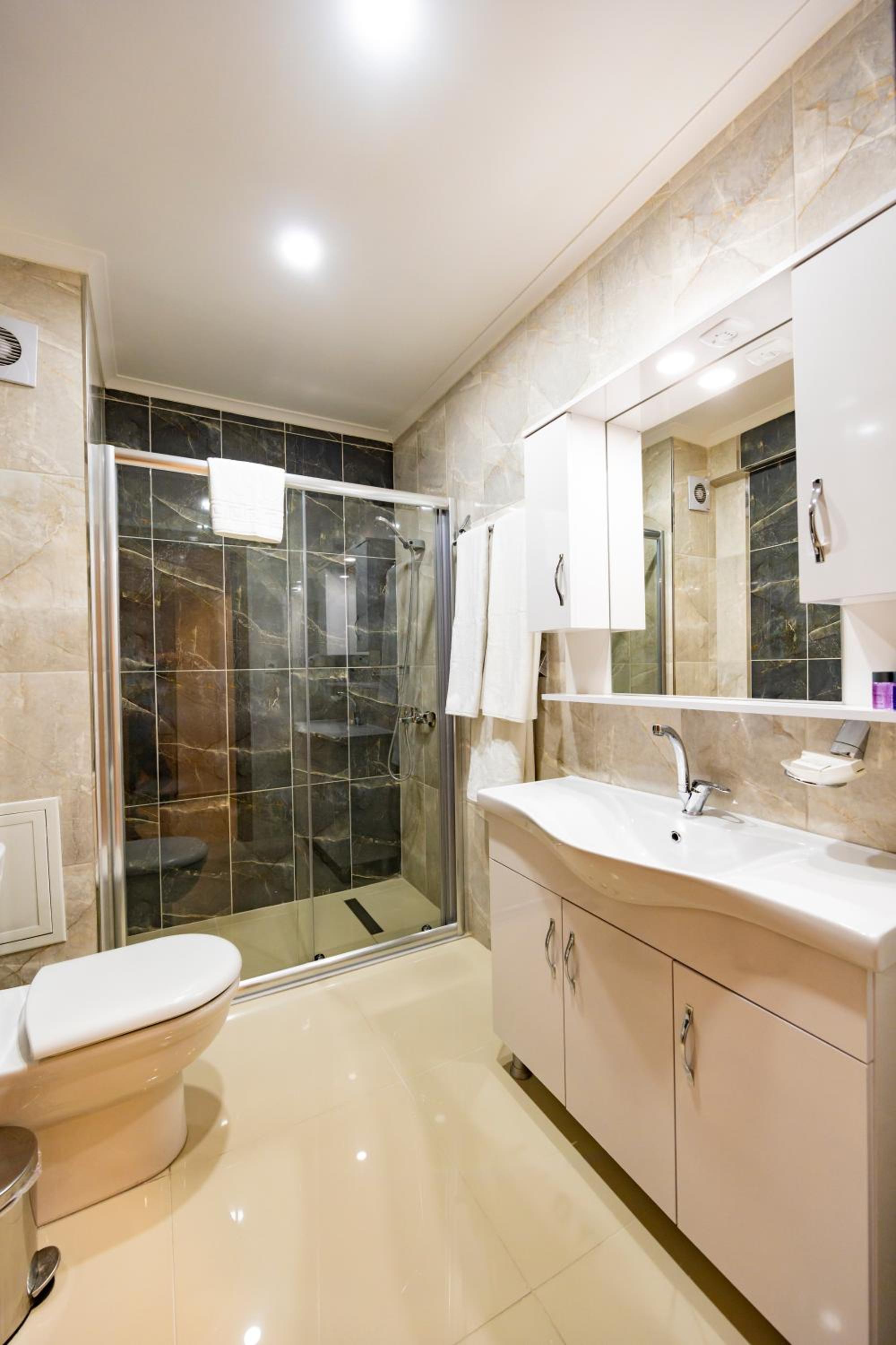 Entes Apart - Image 28