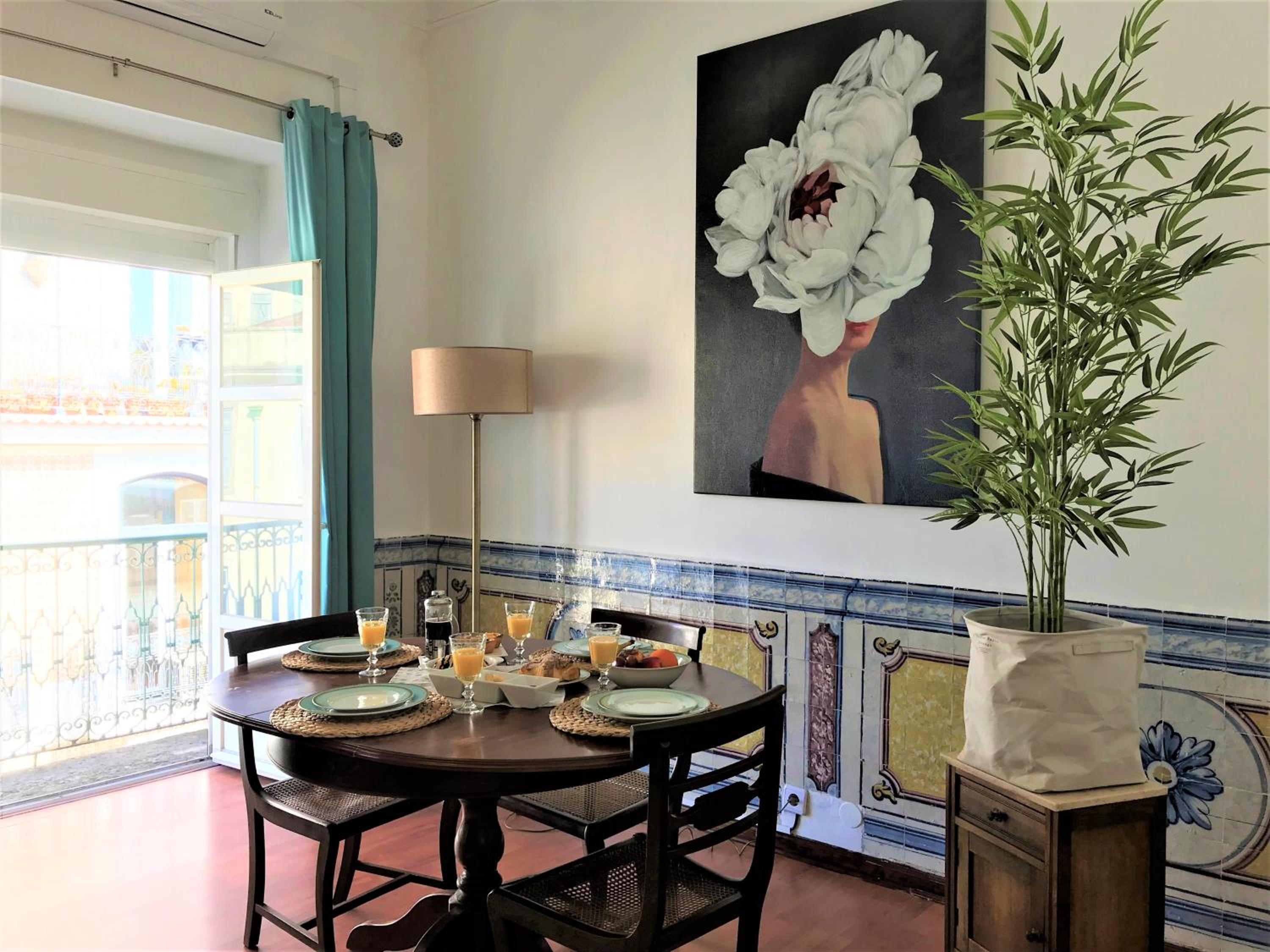 Charming Chiado 2Bedr W/Balcony and View view 3