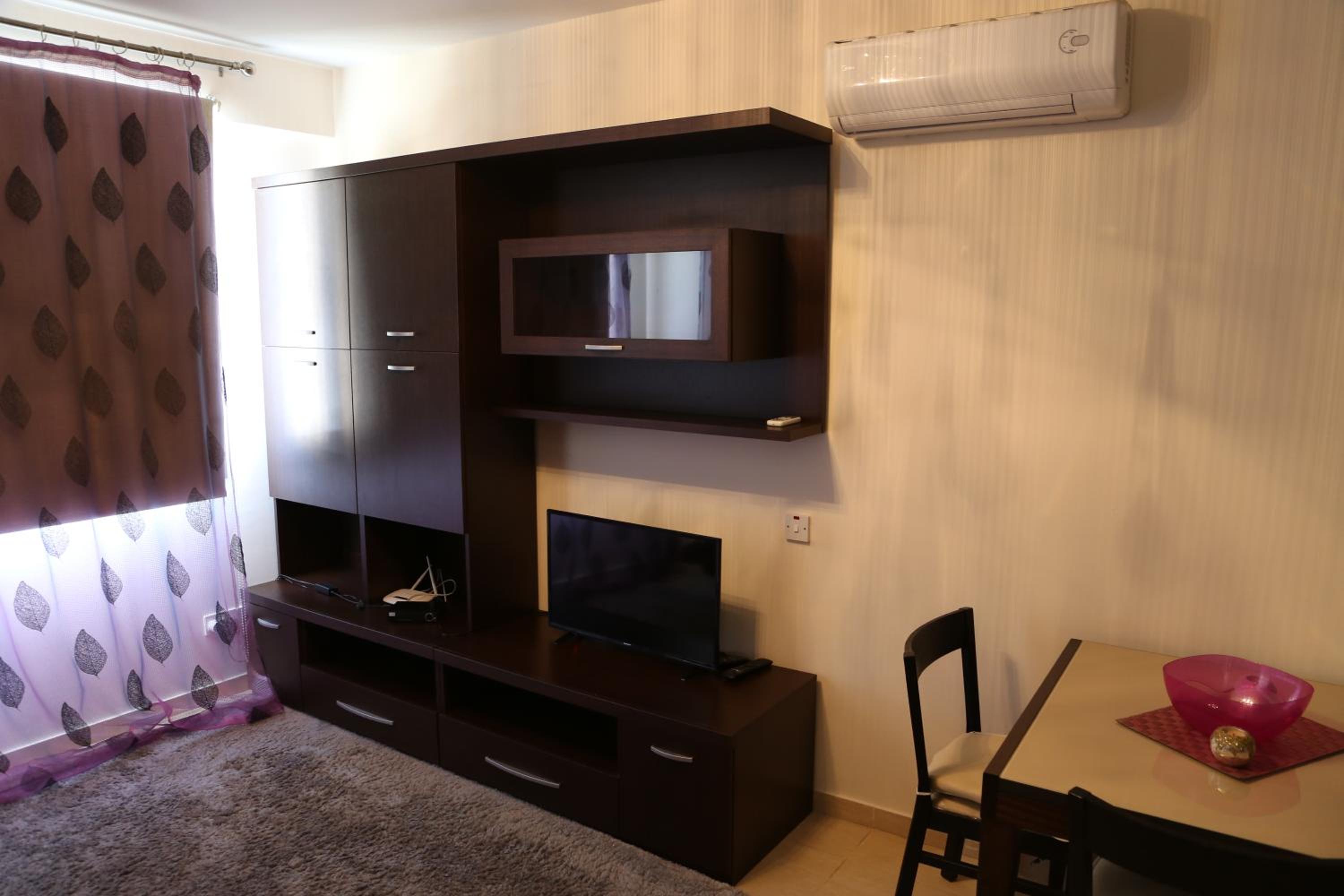 DANAOS 2 COMPLEX APARTMENT - By IMH Travel & Tours