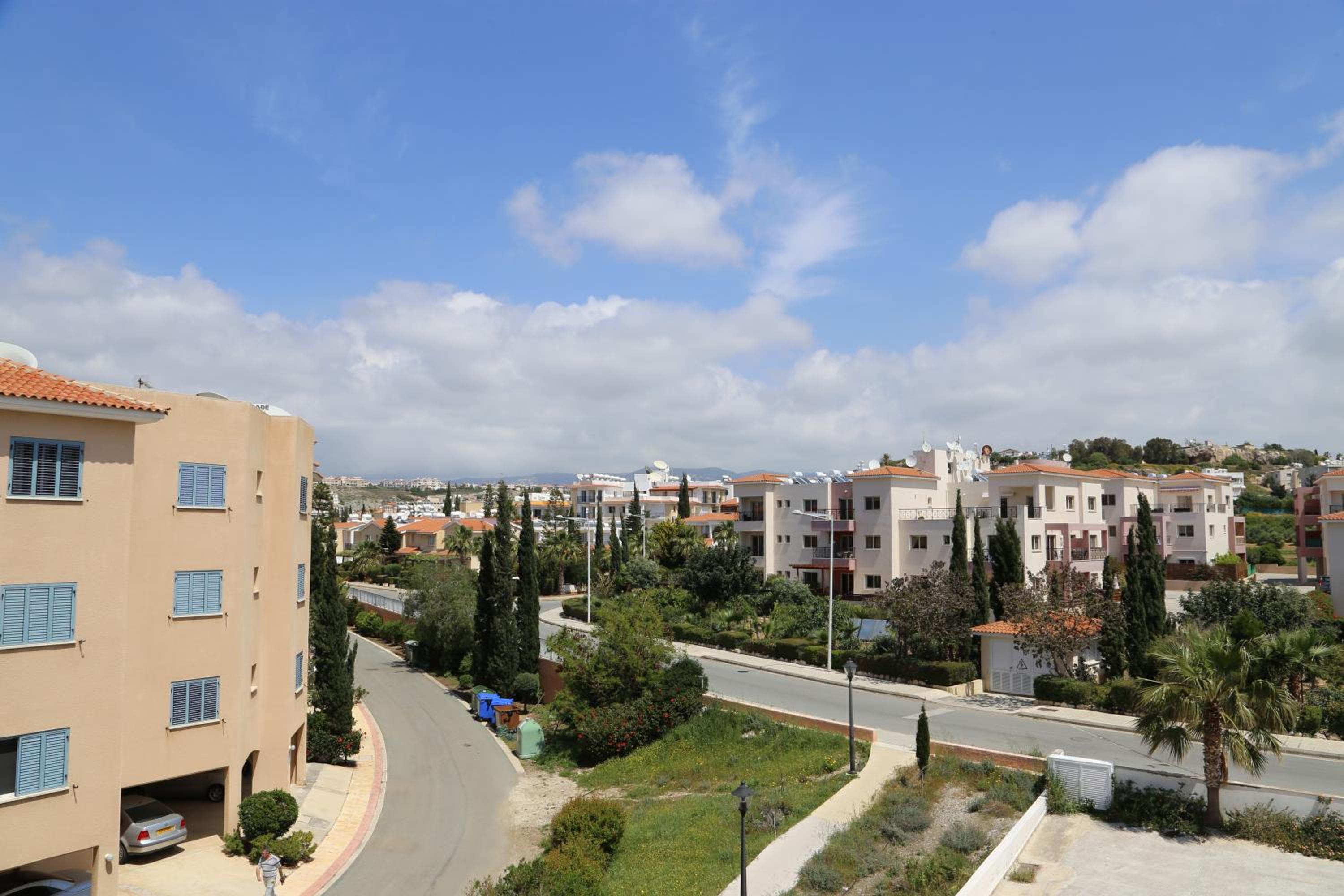 DANAOS 2 COMPLEX APARTMENT - By IMH Travel & Tours