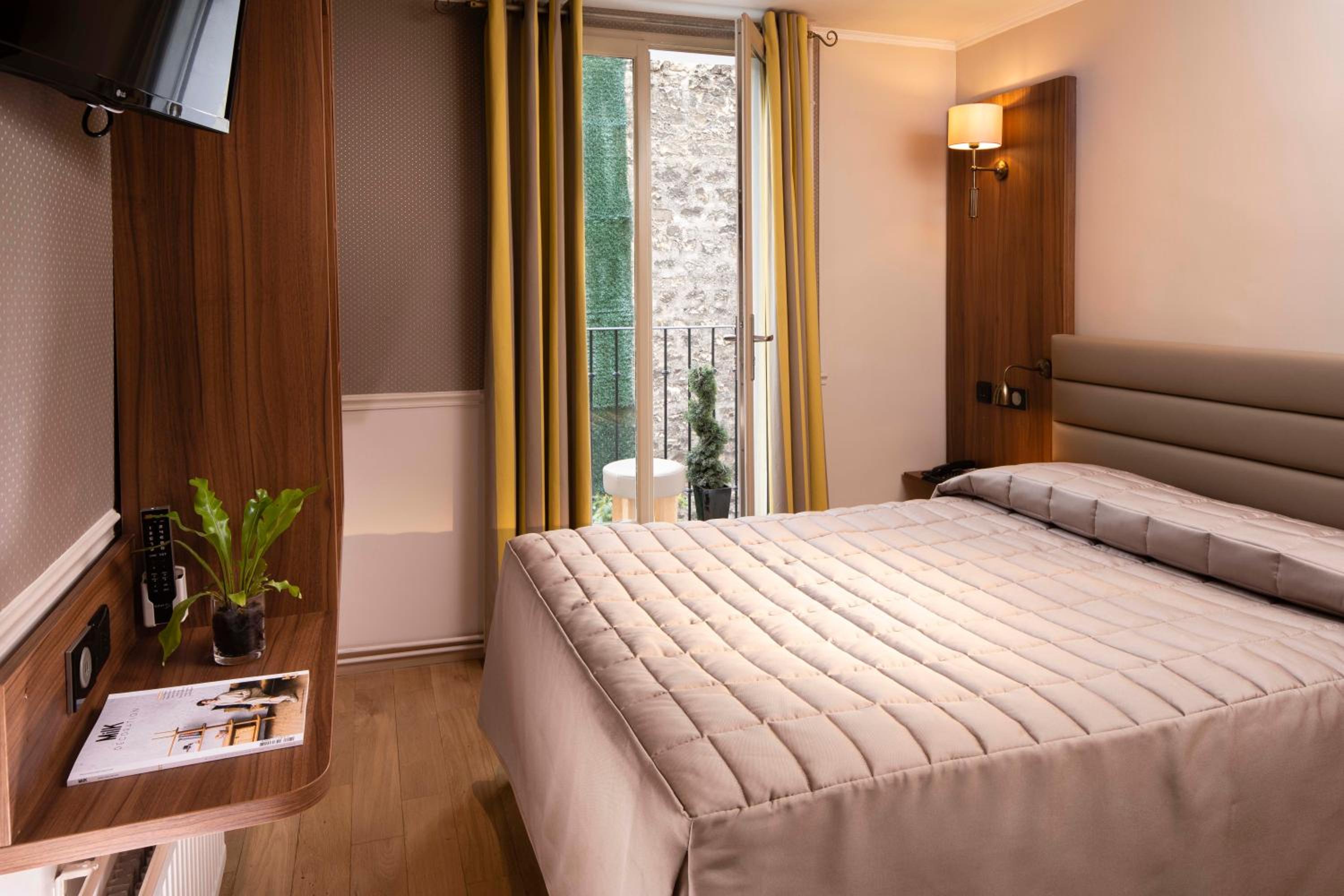 Hôtel de la Tour Eiffel 2