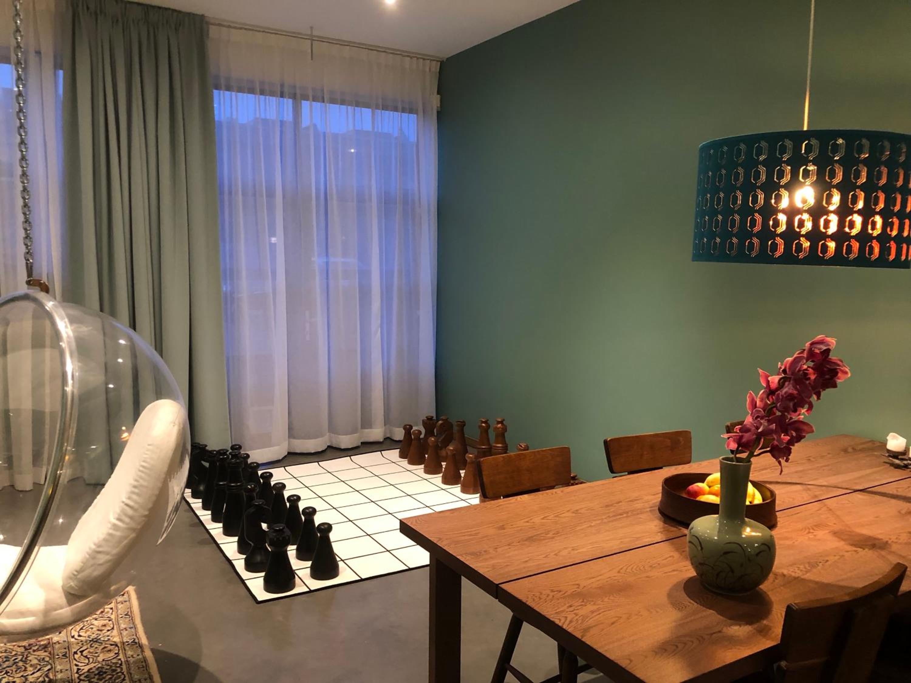 Private Studio - FREE PARKING