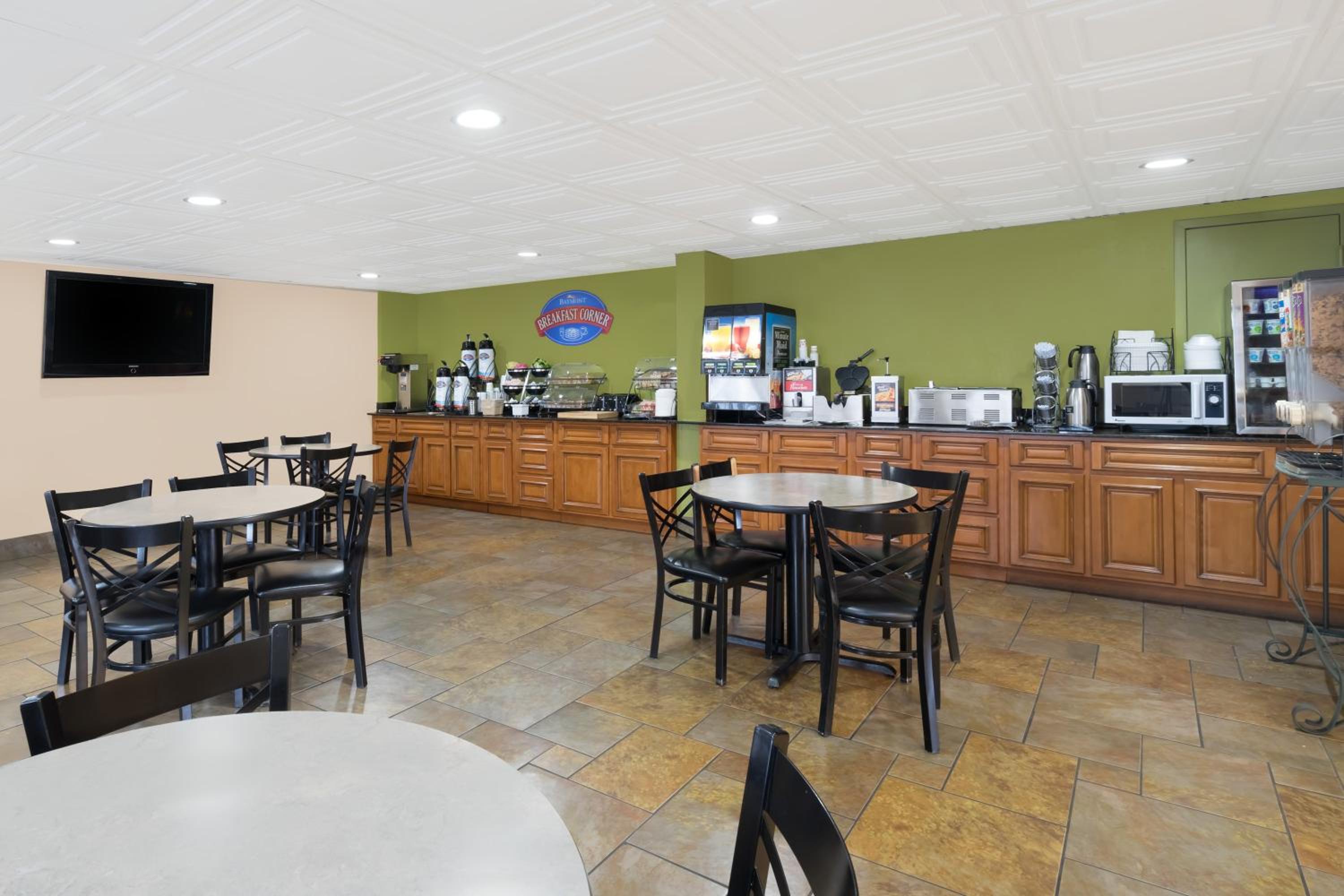 Baymont by Wyndham Goodlettsville Nashville - Property Image 13