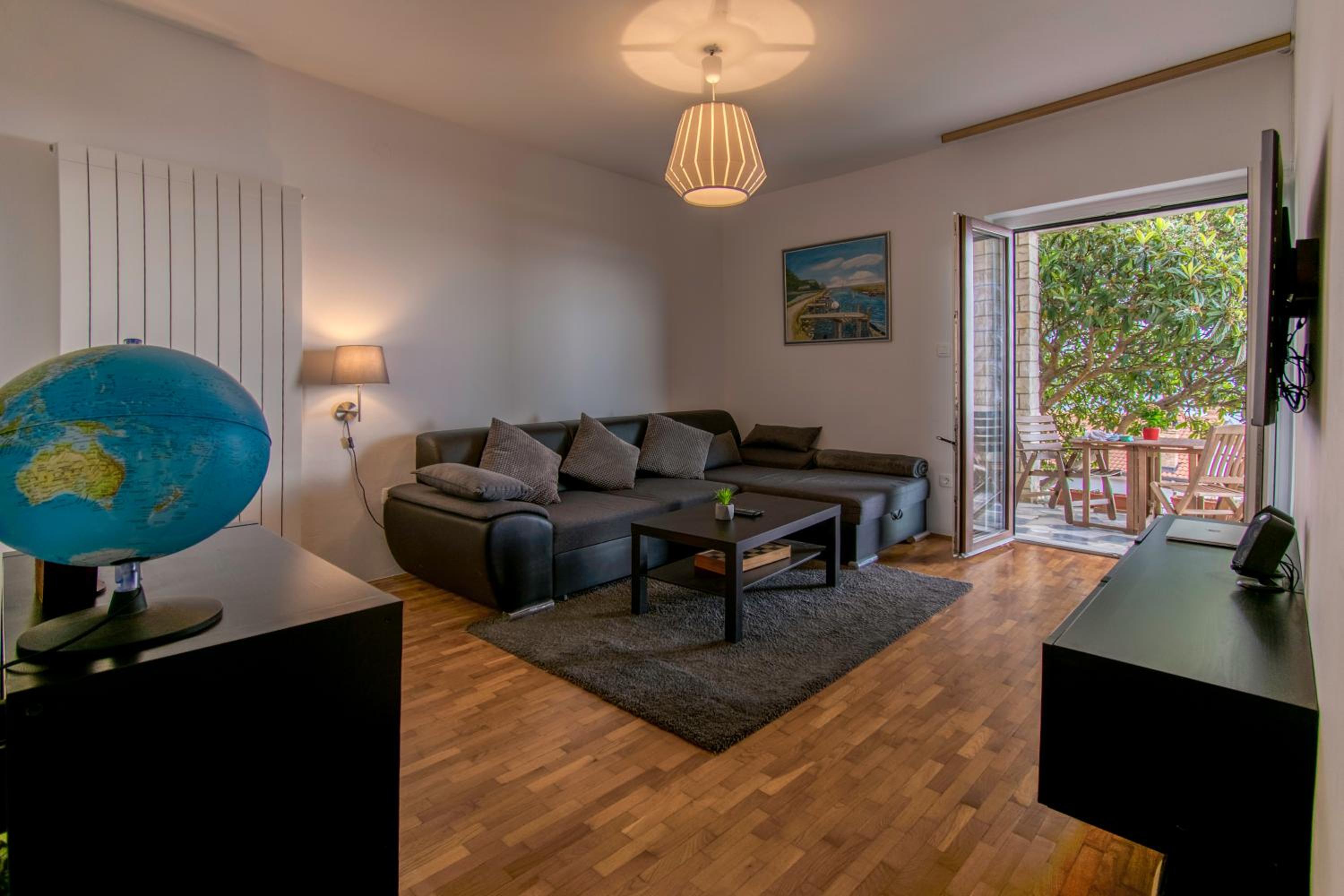 Apartments Elza