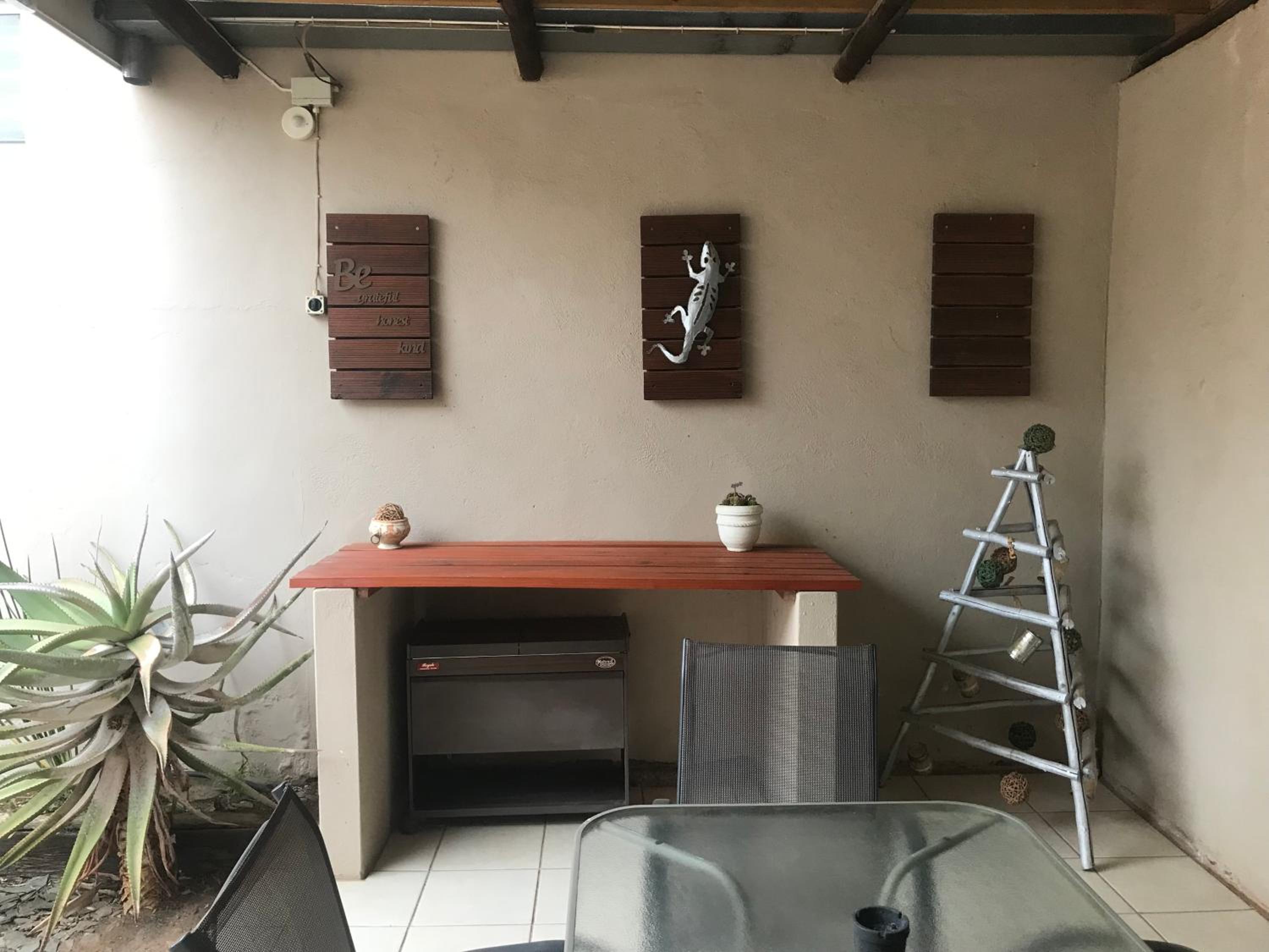 Lazy Gecko Accommodation view 2
