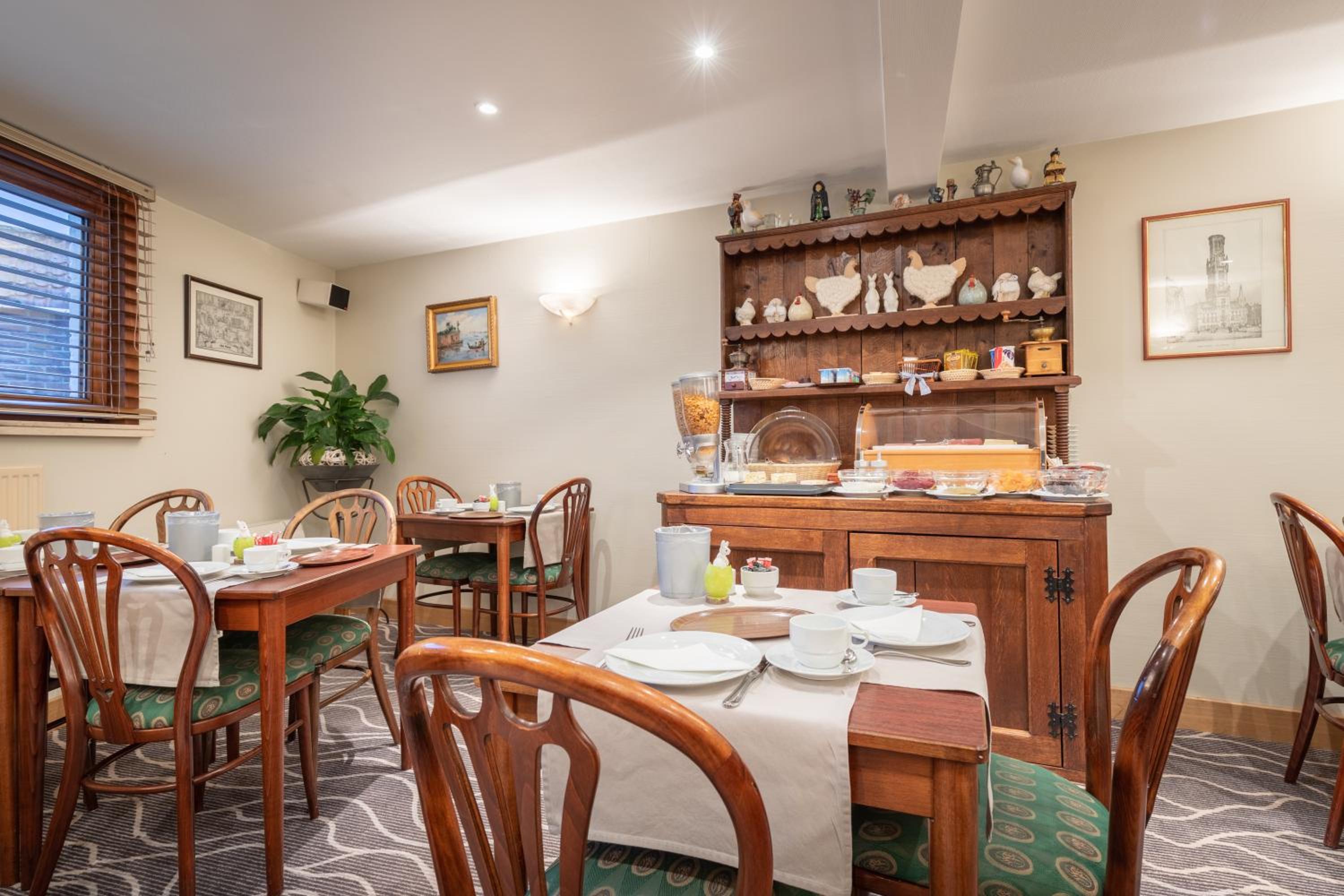 Bruges Vacations - Hotel Albert I - Property Image 3