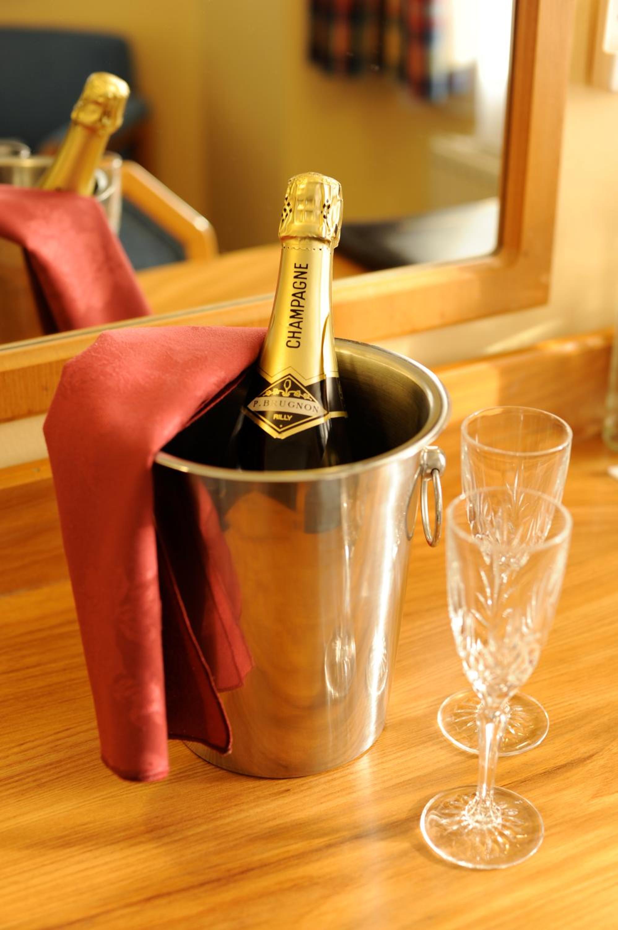 Oxford Vacations - Royal Oxford Hotel - Property Image 13