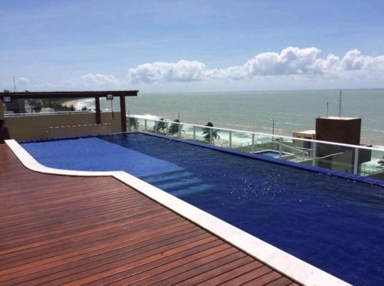 Apt 2 quartos na Beira Mar na praia de Intermares 110