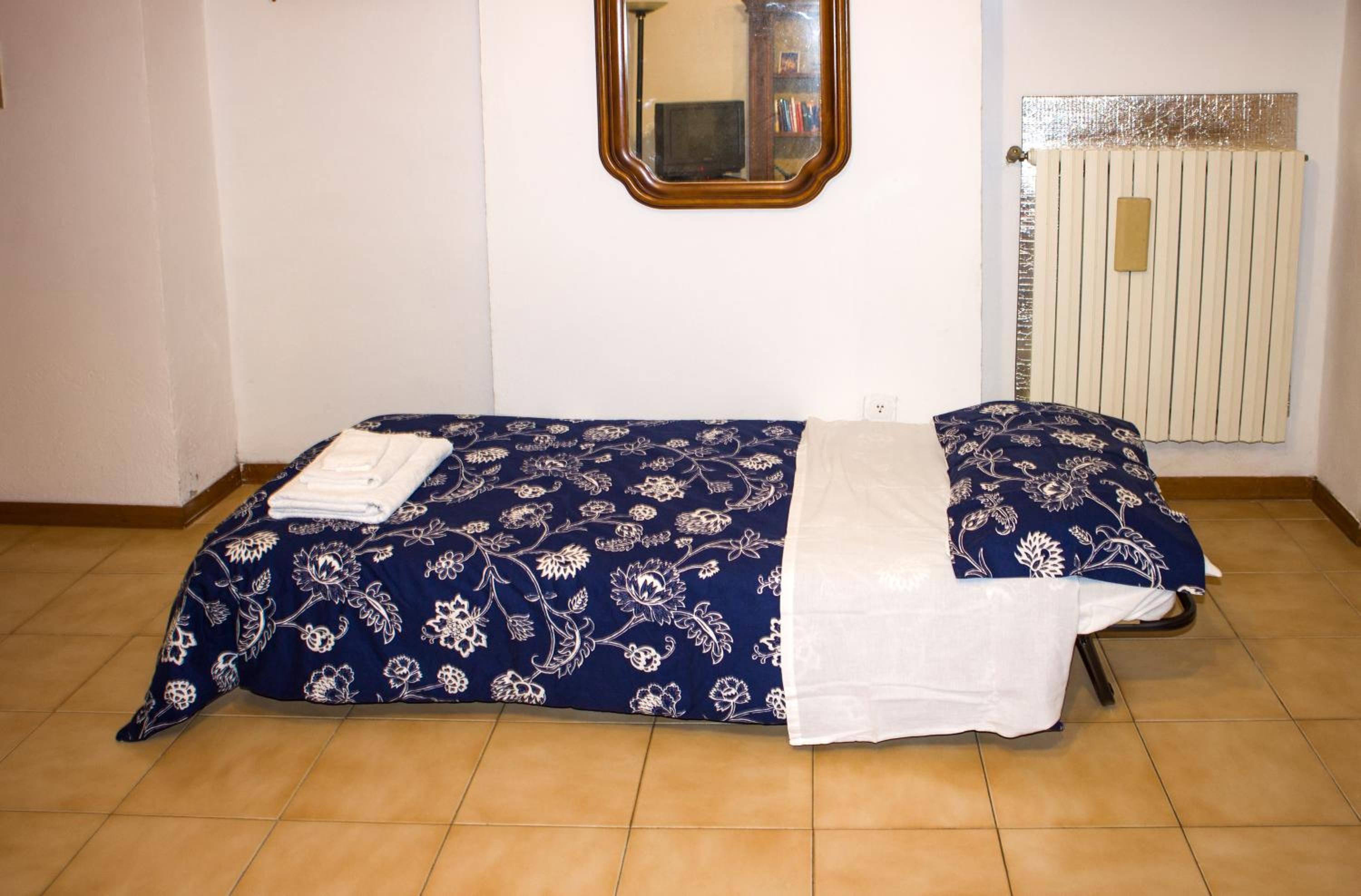 Cheap Apartment in The Old Village, photo 3
