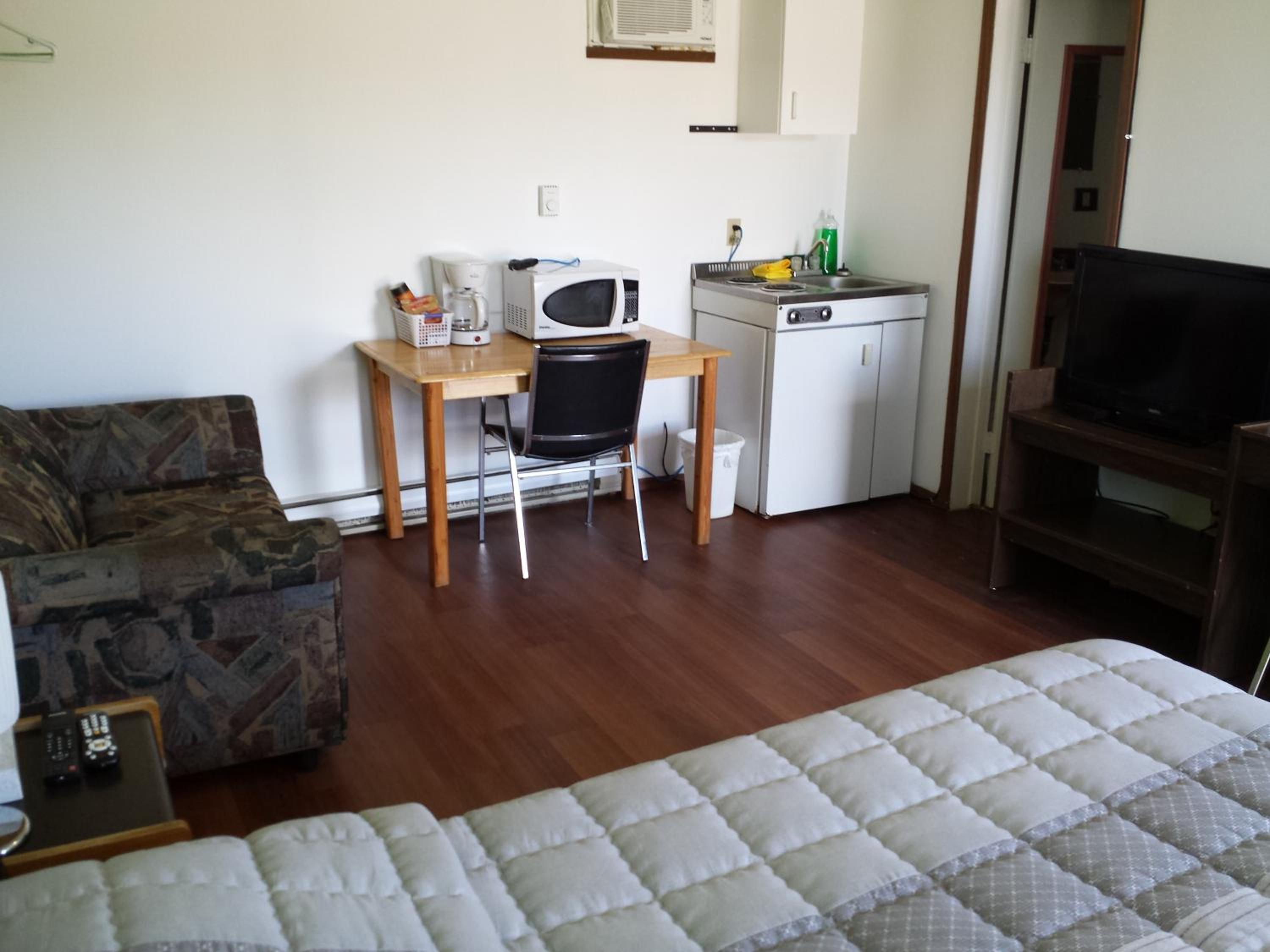 Moosomin Motel