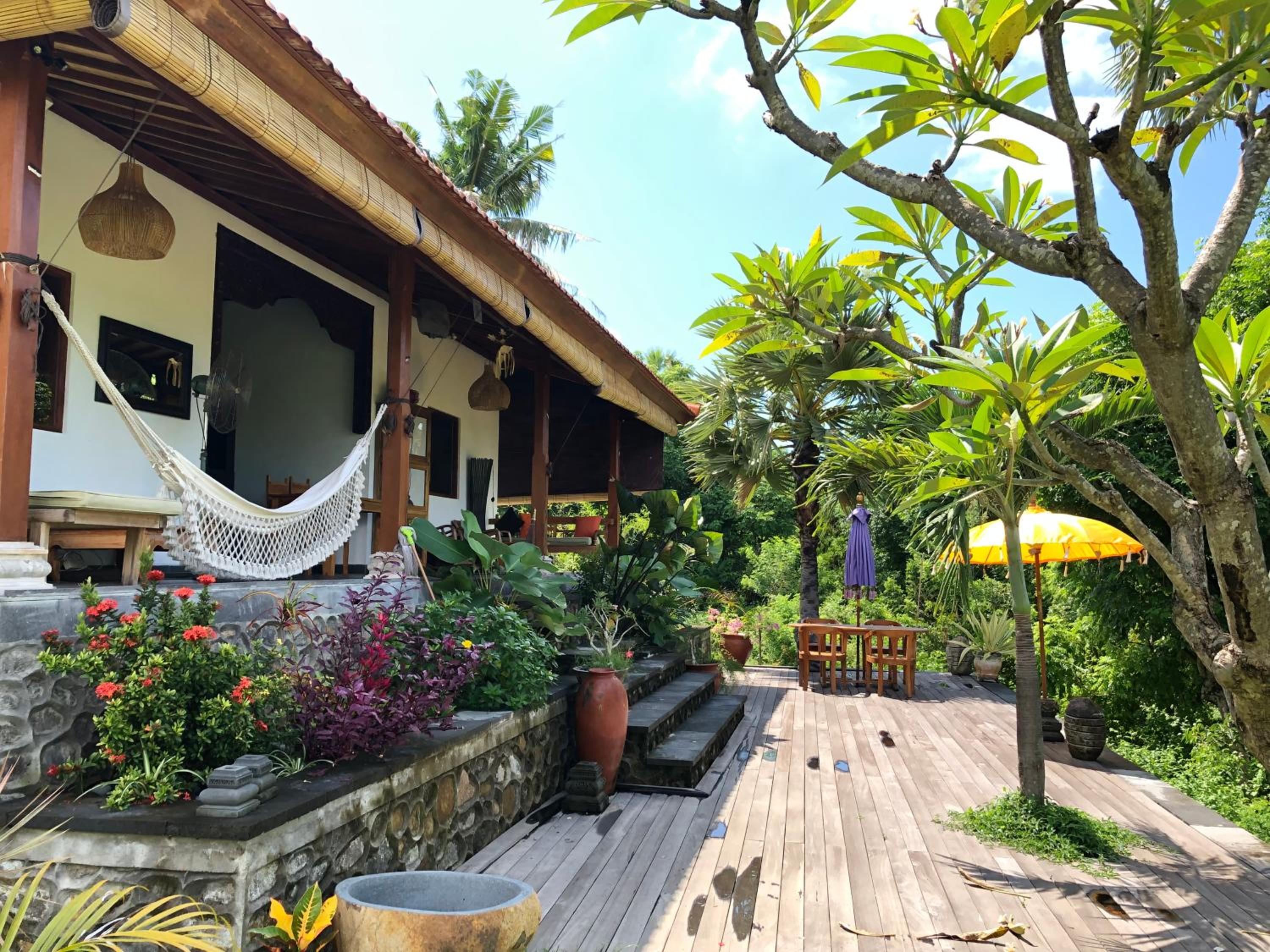 Frangipani Inn & Restaurant