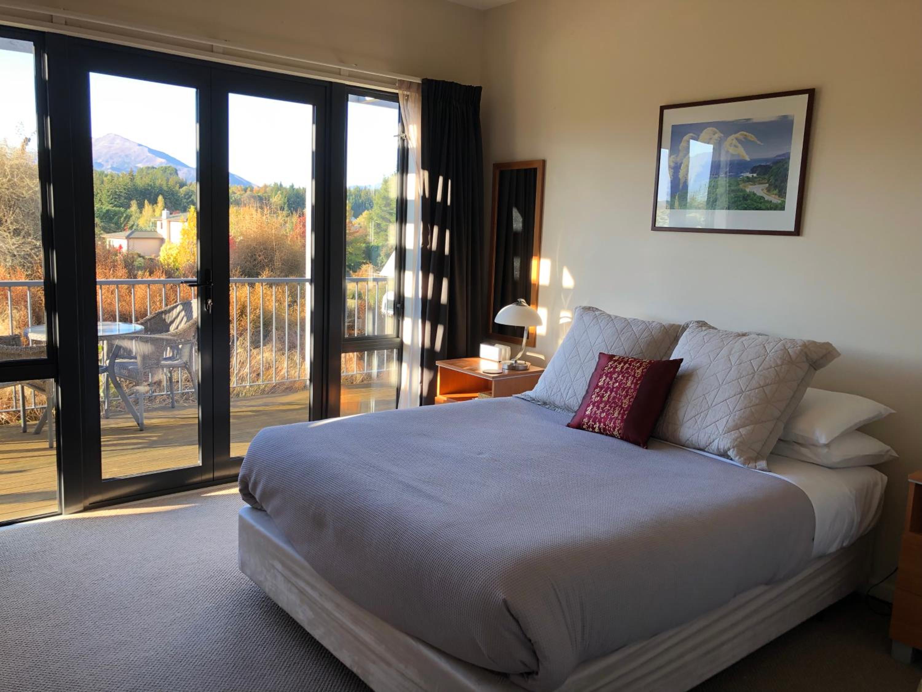 Alpine Peaks Apartment view 5