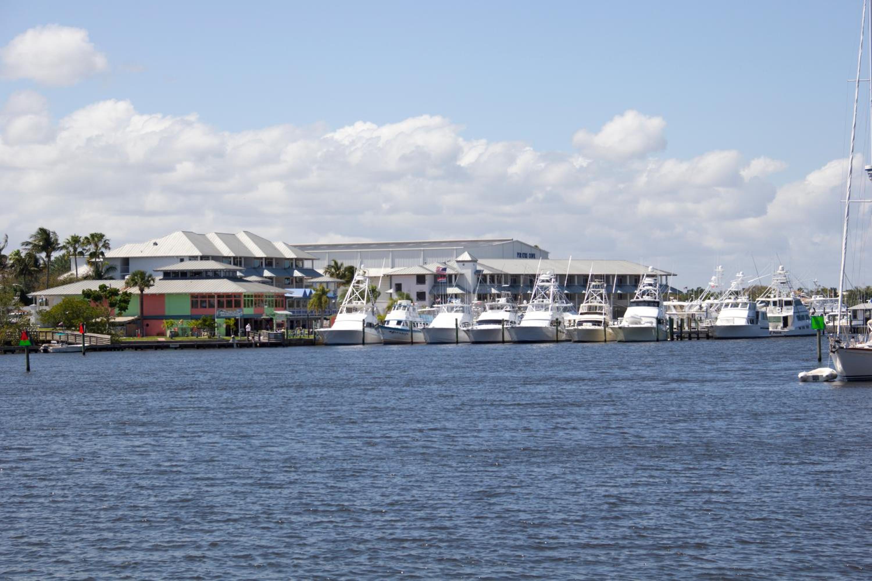 Pirate's Cove Resort and Marina - Stuart