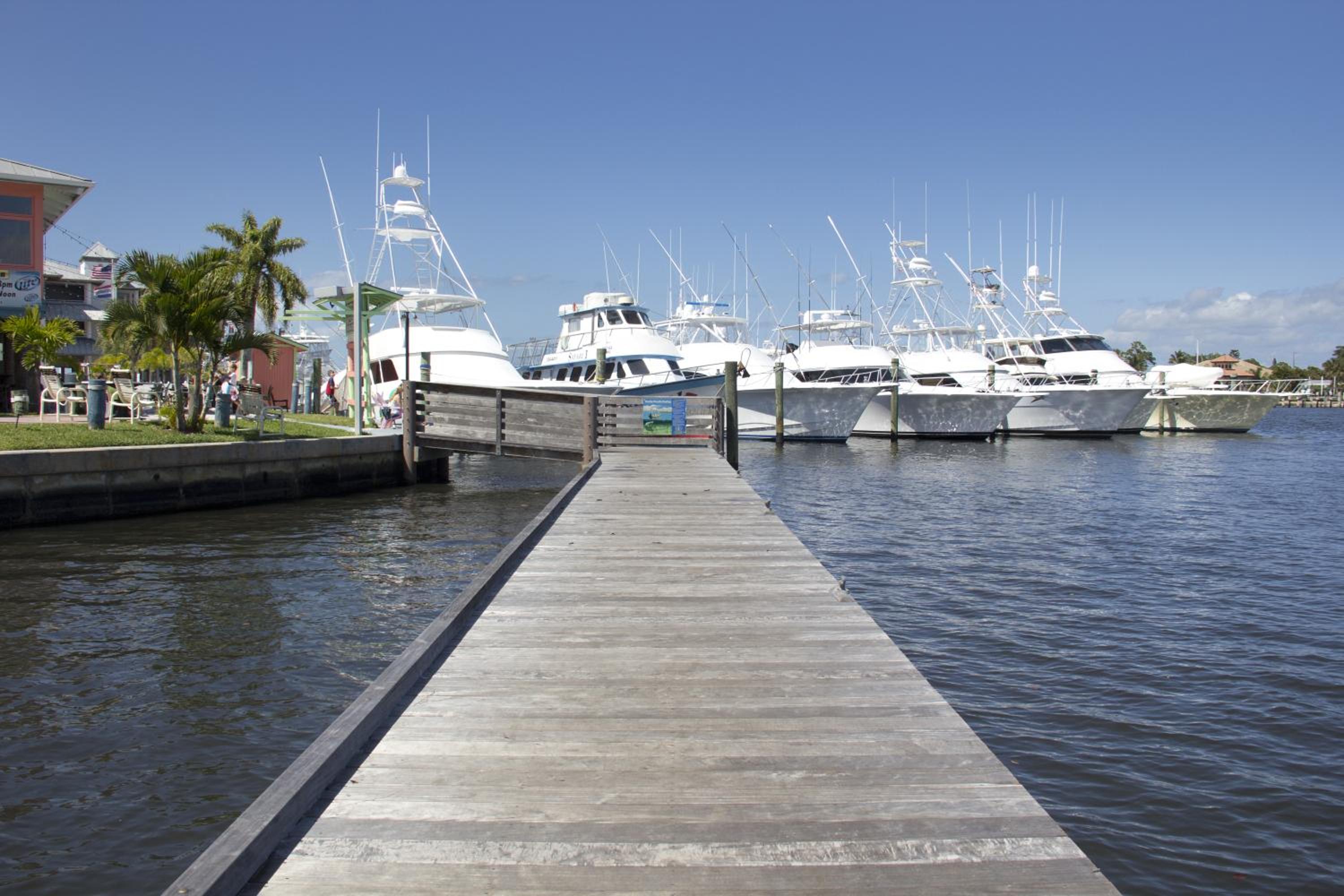 Pirate's Cove Resort and Marina - Stuart