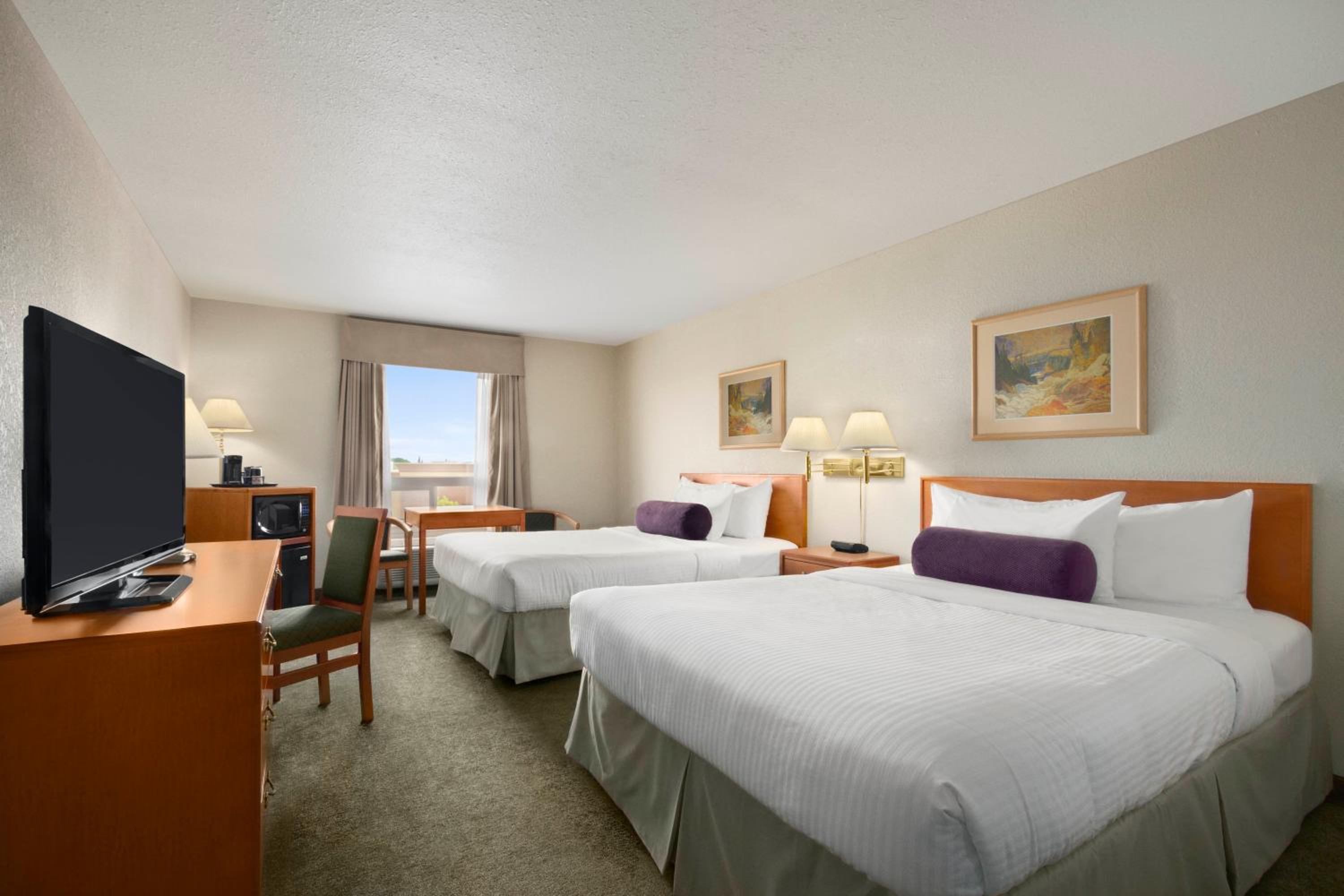 Red Deer Vacations - Days Inn by Wyndham Red Deer - Property Image 5
