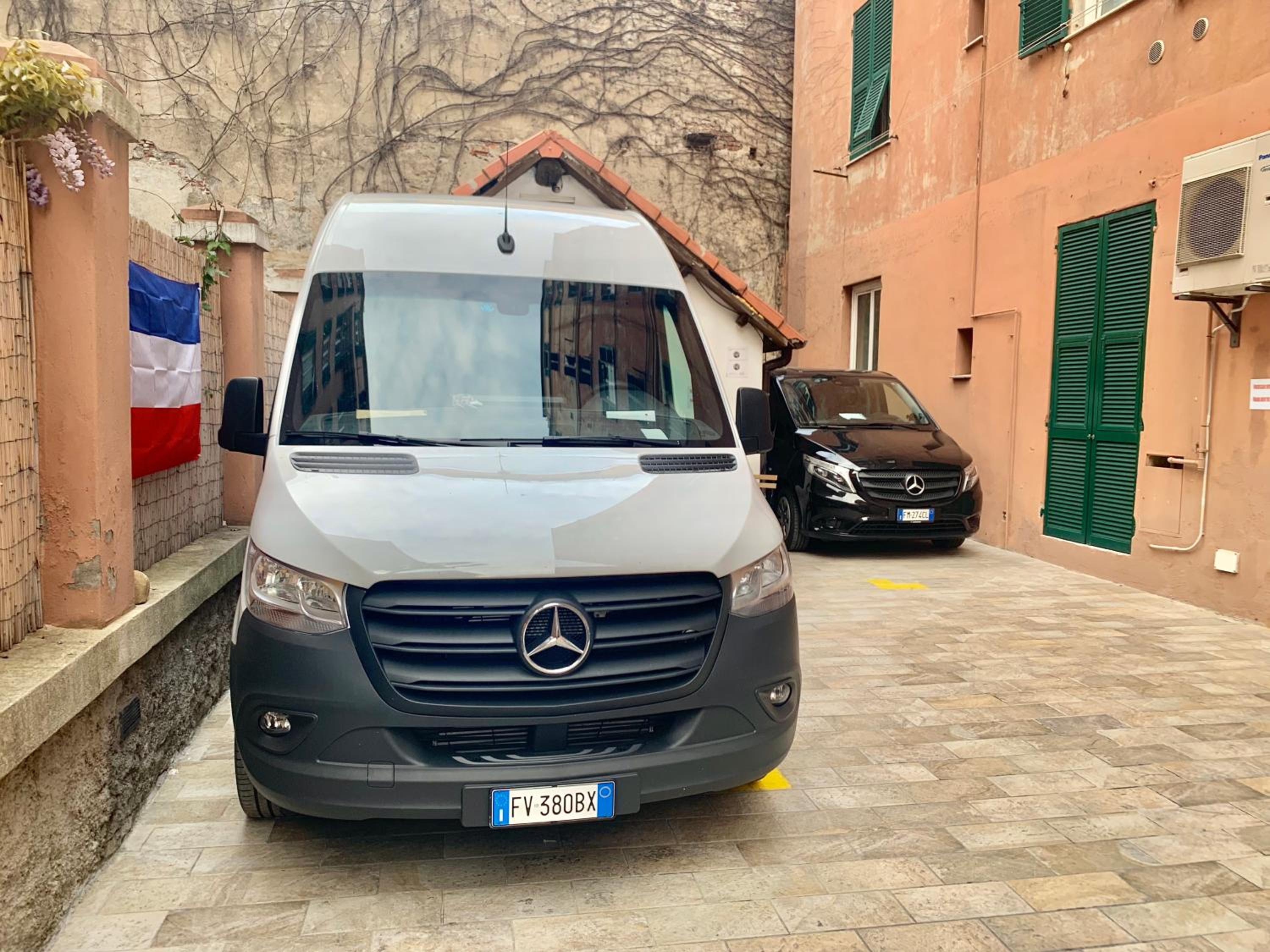 Guest House Virginia's Rooms-Private free Parking and Top Carignano District