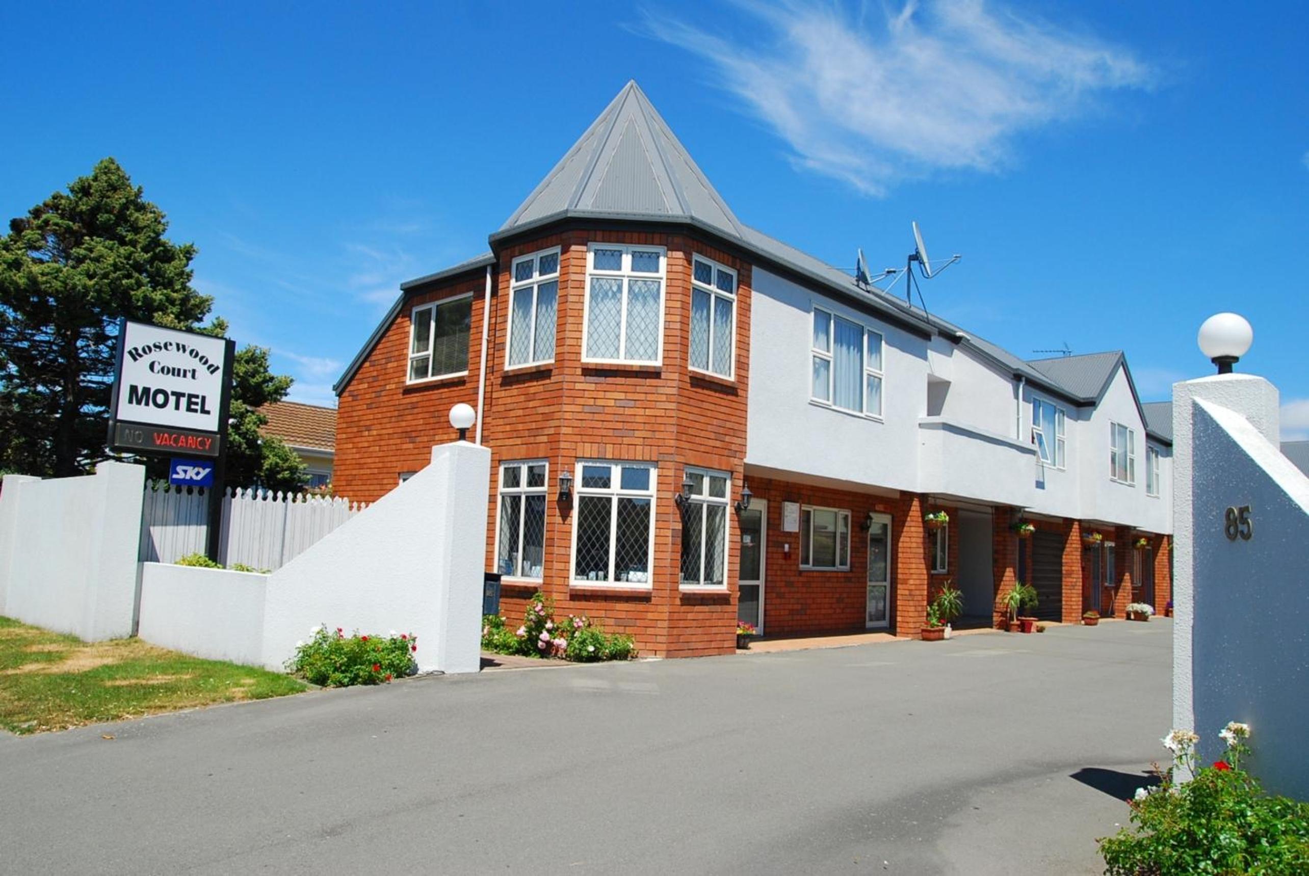 Hotel Rosewood Court Motel - Image 1