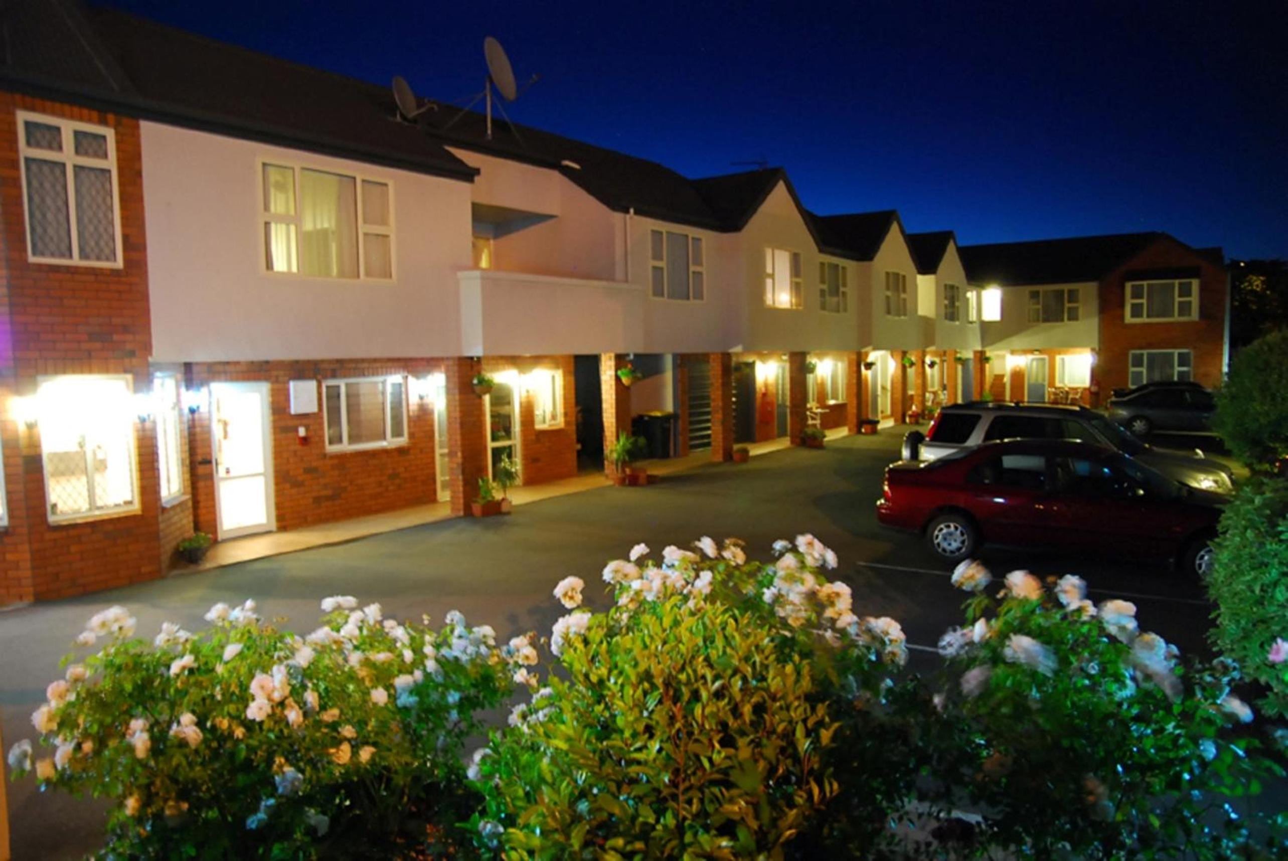 Rosewood Court Motel