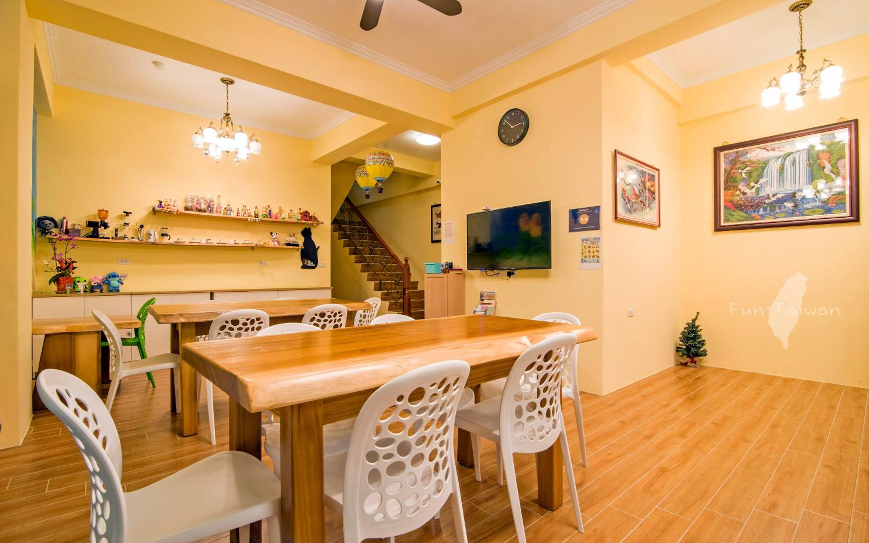 Holby No.8 Elevator Homestay