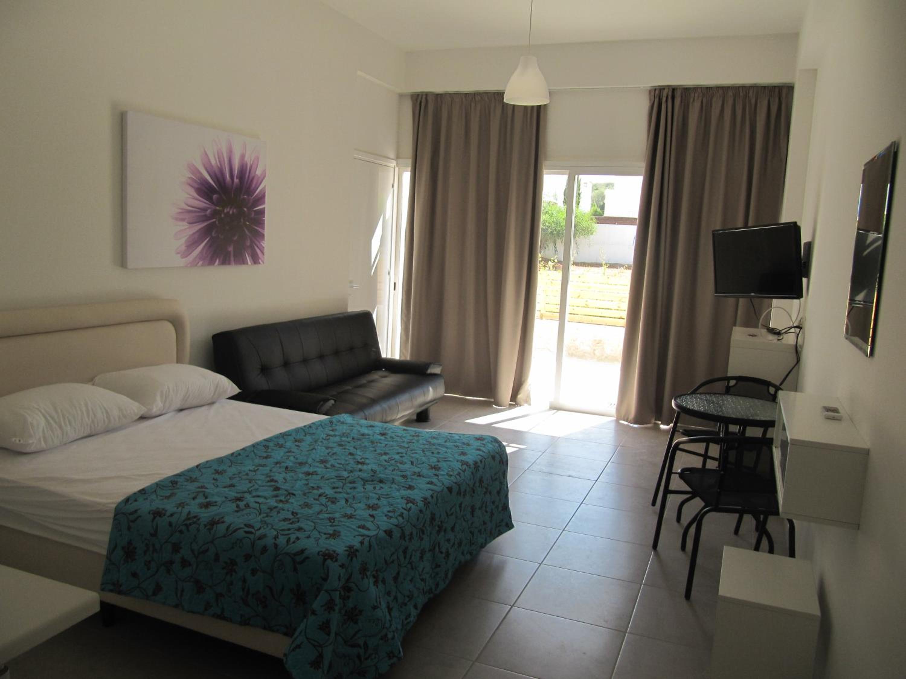 Sunny Holiday Apartments
