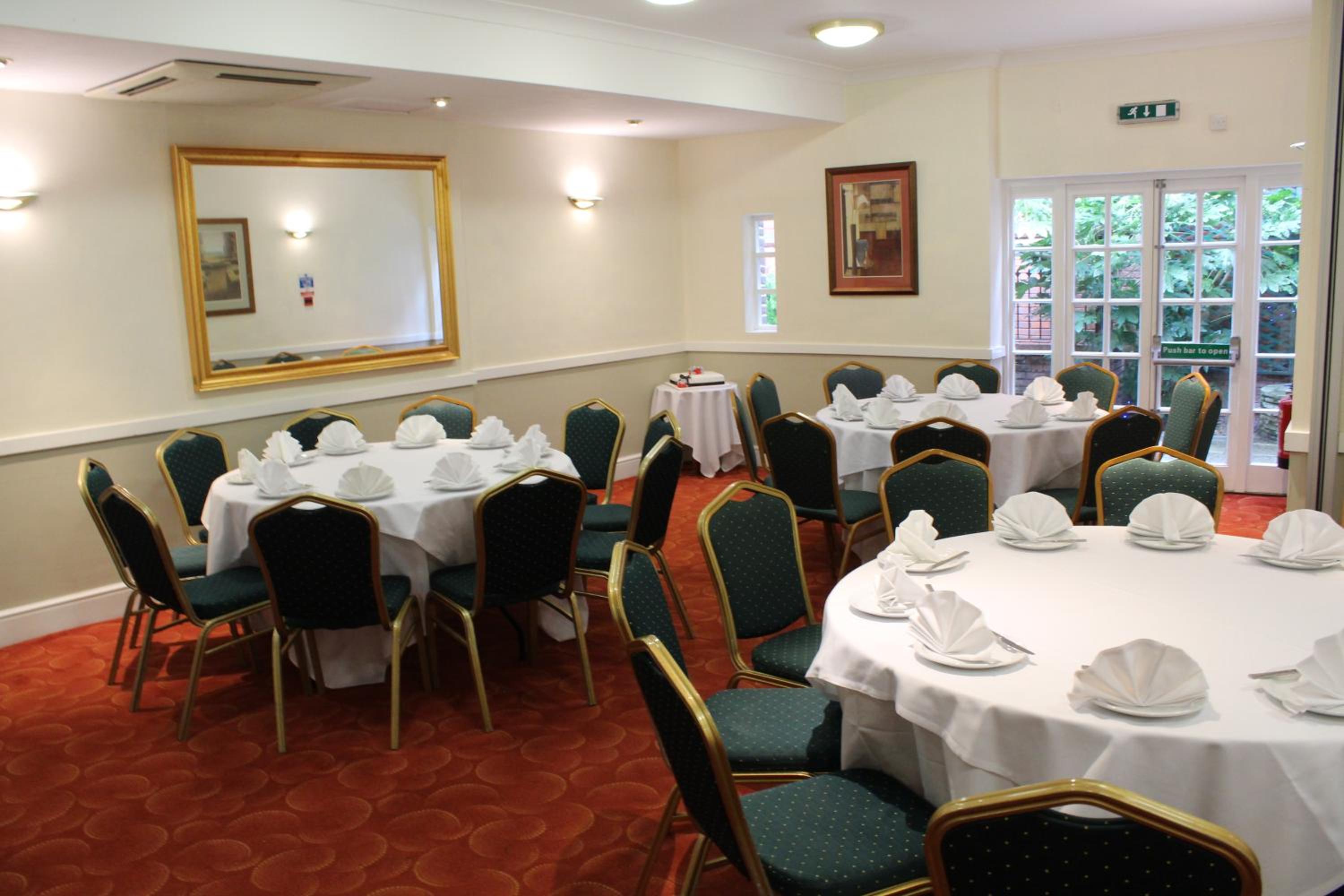 Basingstoke Vacations - Red Lion Hotel - Property Image 8