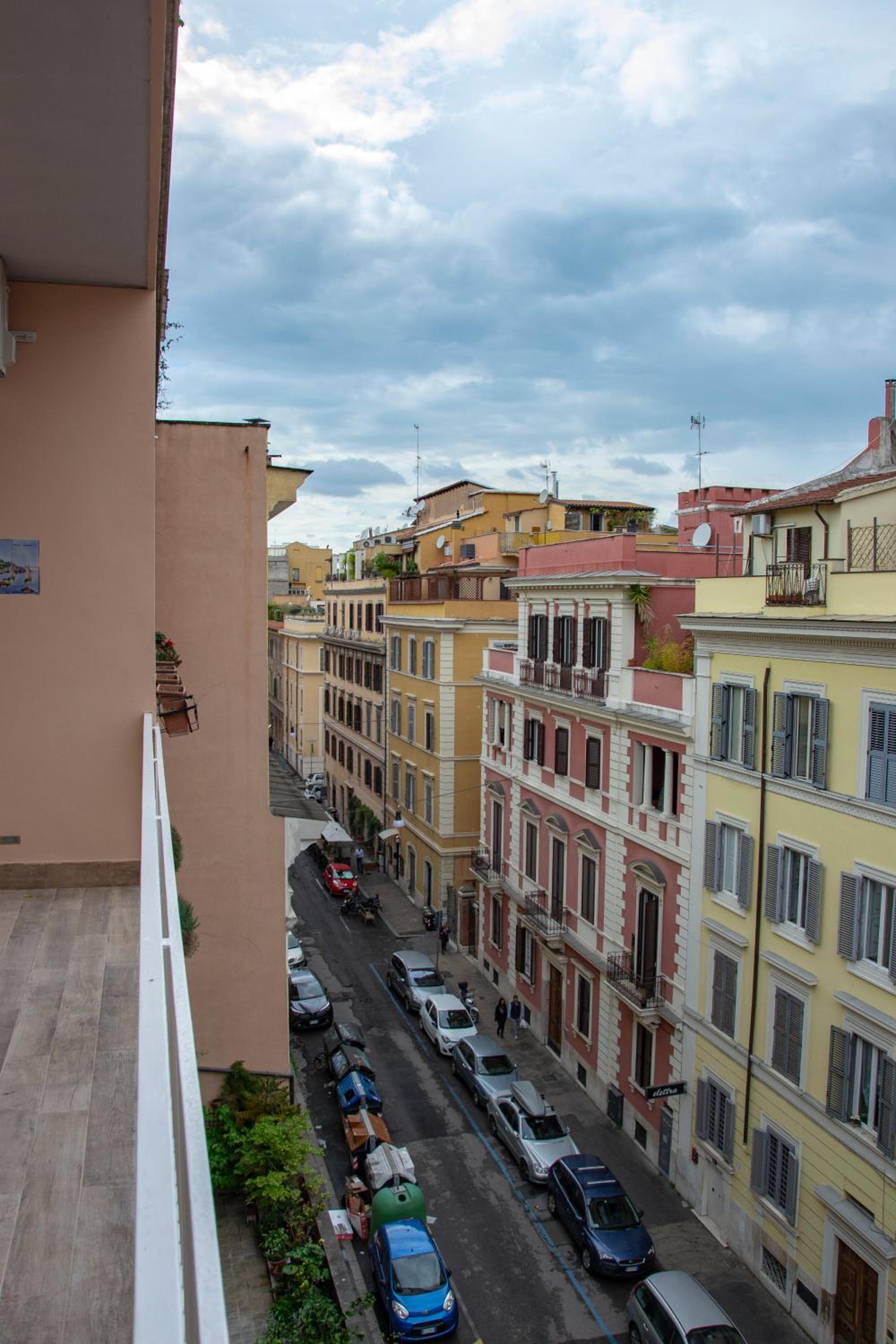 Colosseo Apartments and Rooms - Rome City Centre