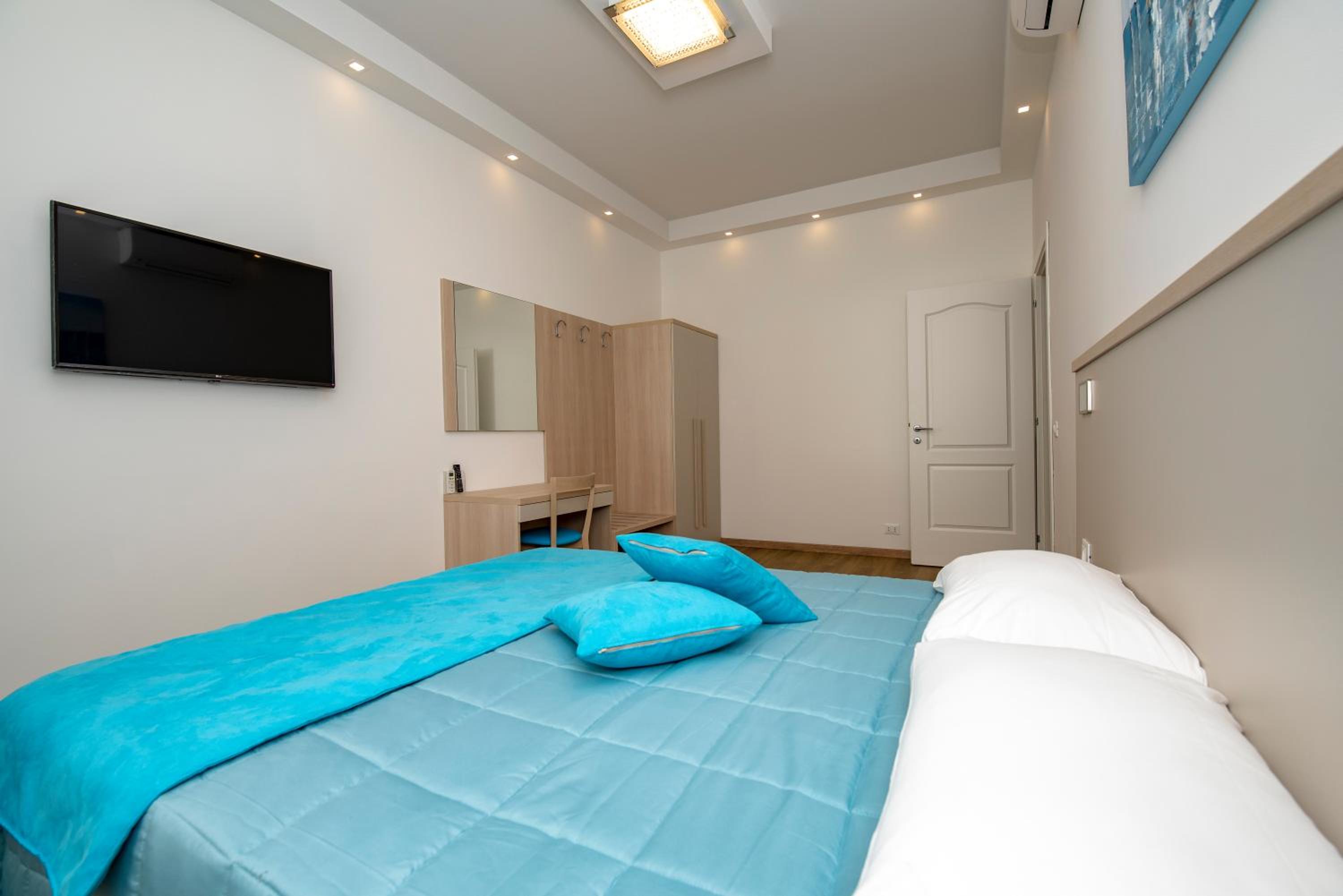 Colosseo Apartments and Rooms - Rome City Centre