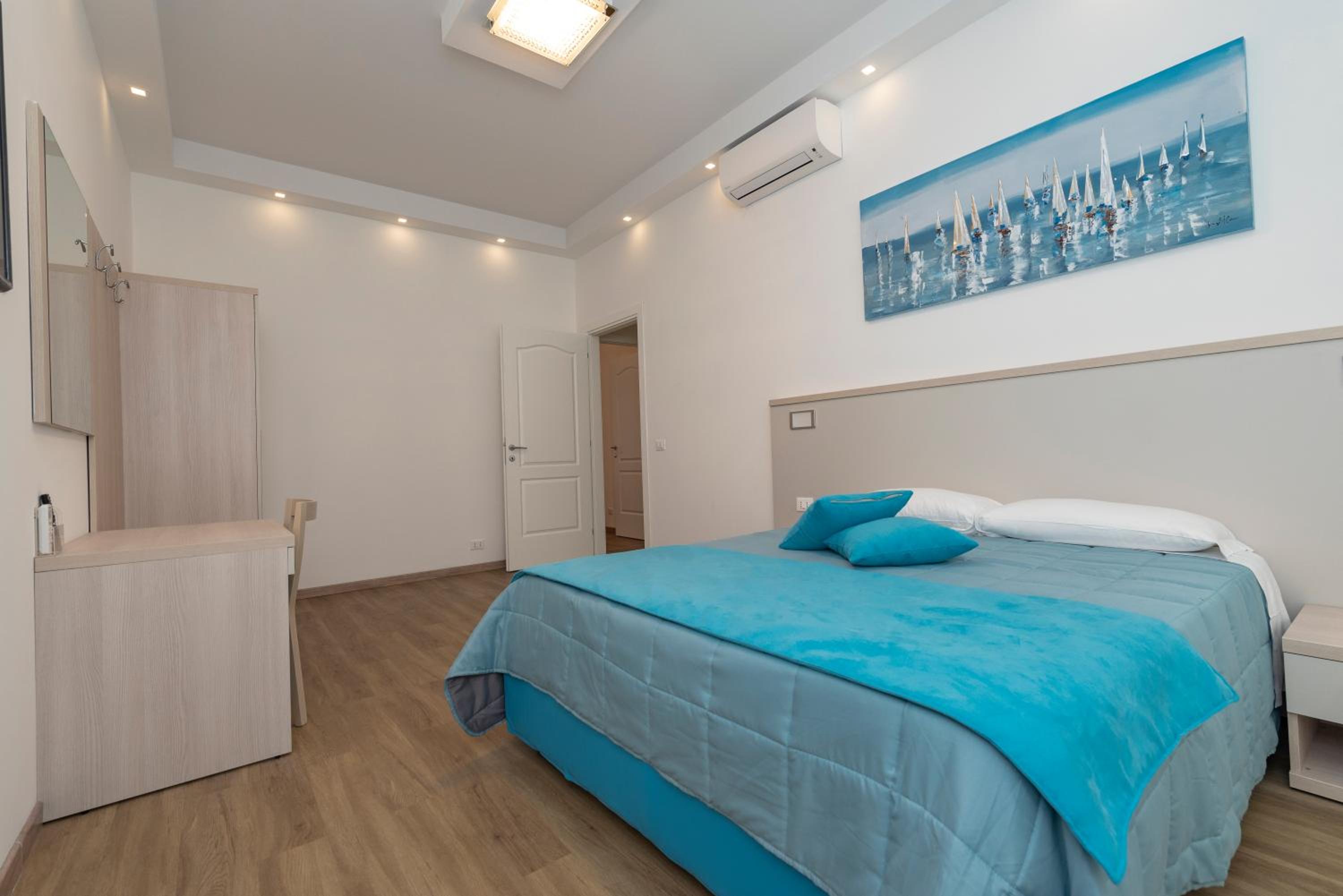 Colosseo Apartments and Rooms - Rome City Centre