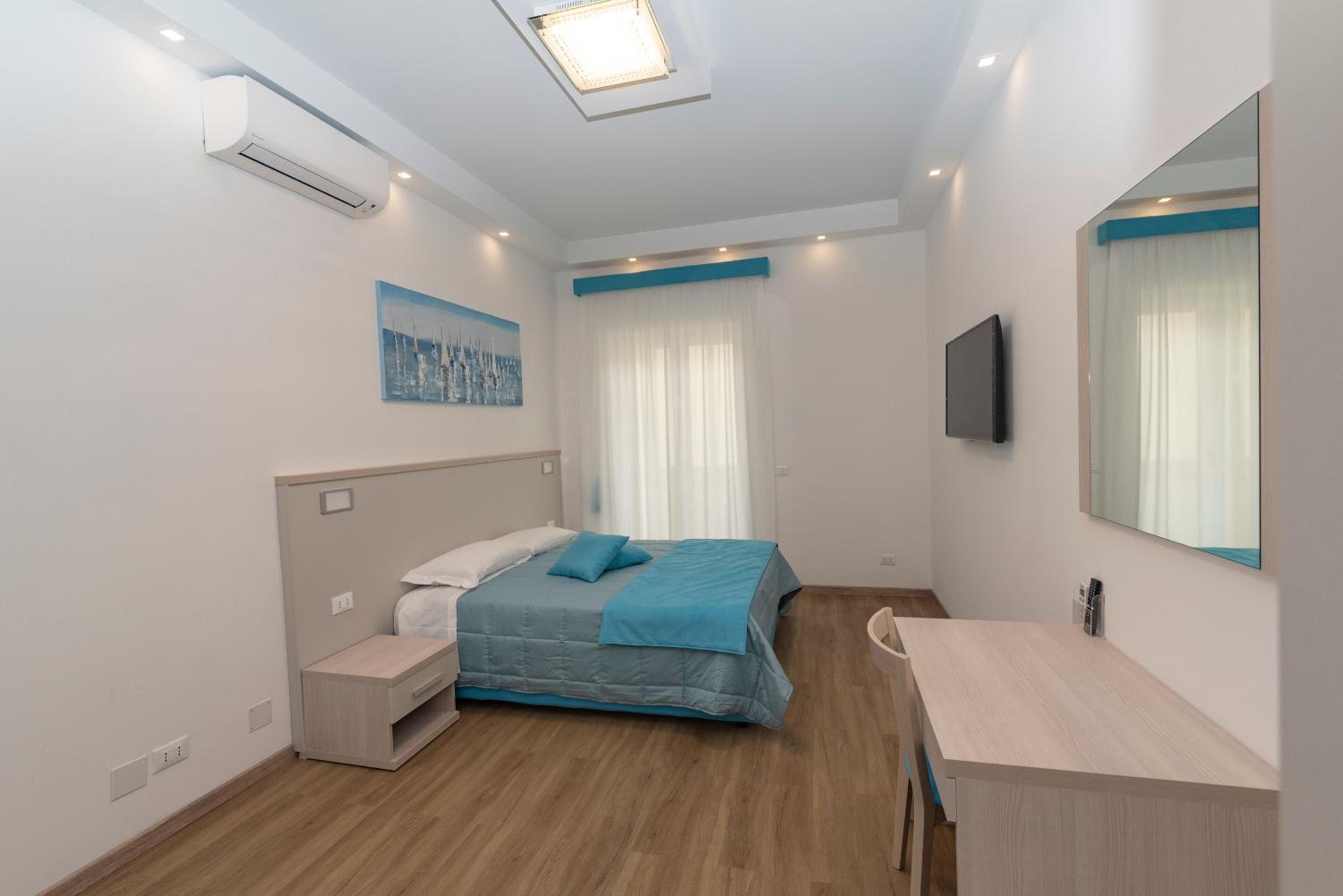Colosseo Apartments and Rooms - Rome City Centre