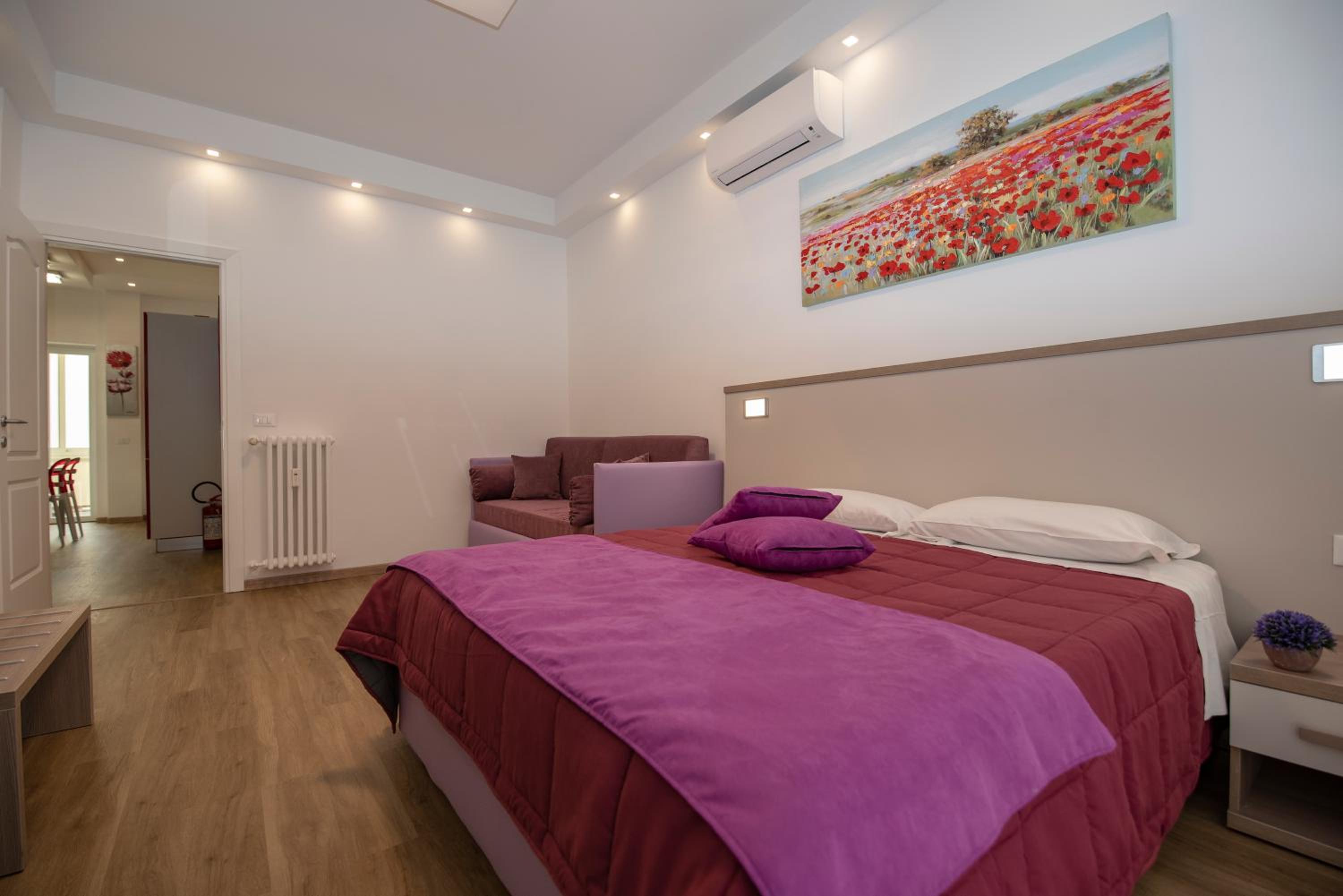 Colosseo Apartments and Rooms - Rome City Centre