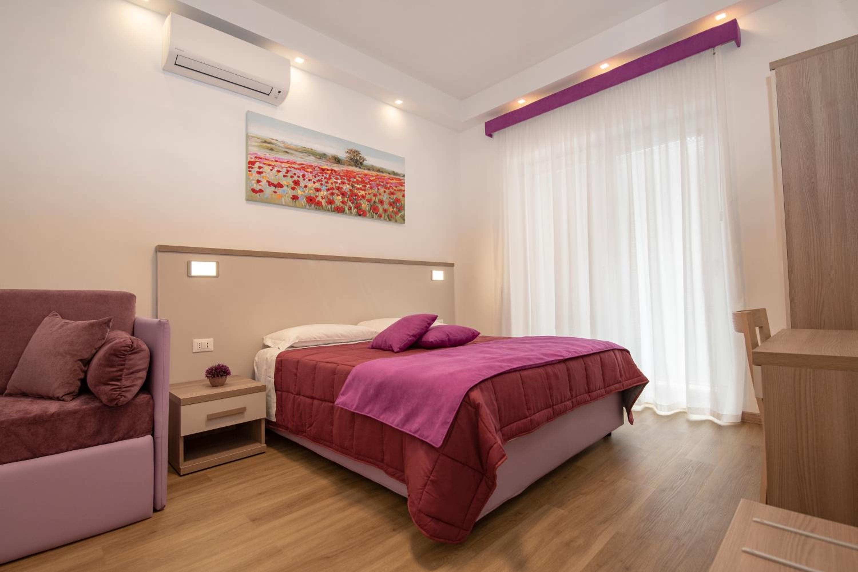 Colosseo Apartments and Rooms - Rome City Centre