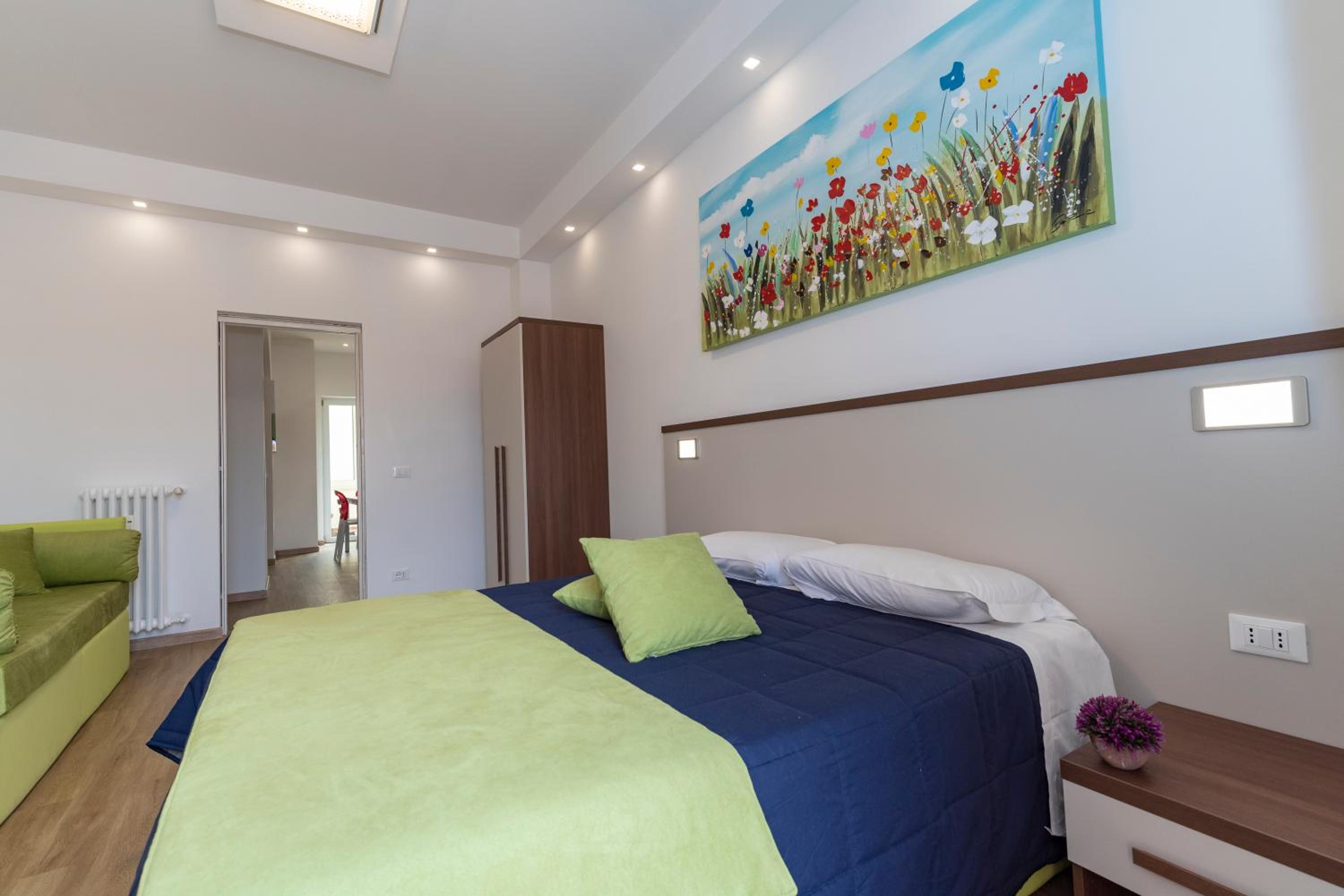 Colosseo Apartments and Rooms - Rome City Centre