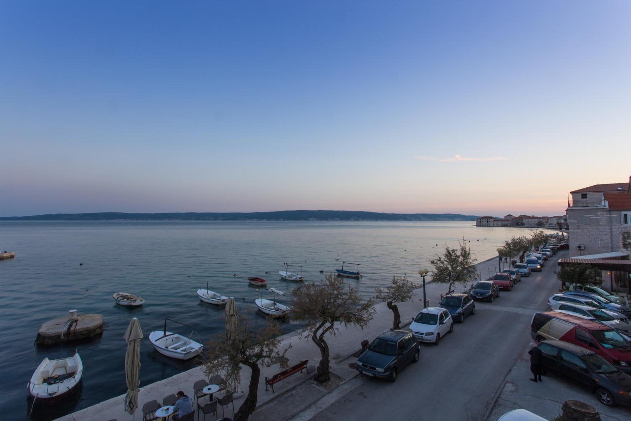 Seafront apartment in historical Cippico castle view 3