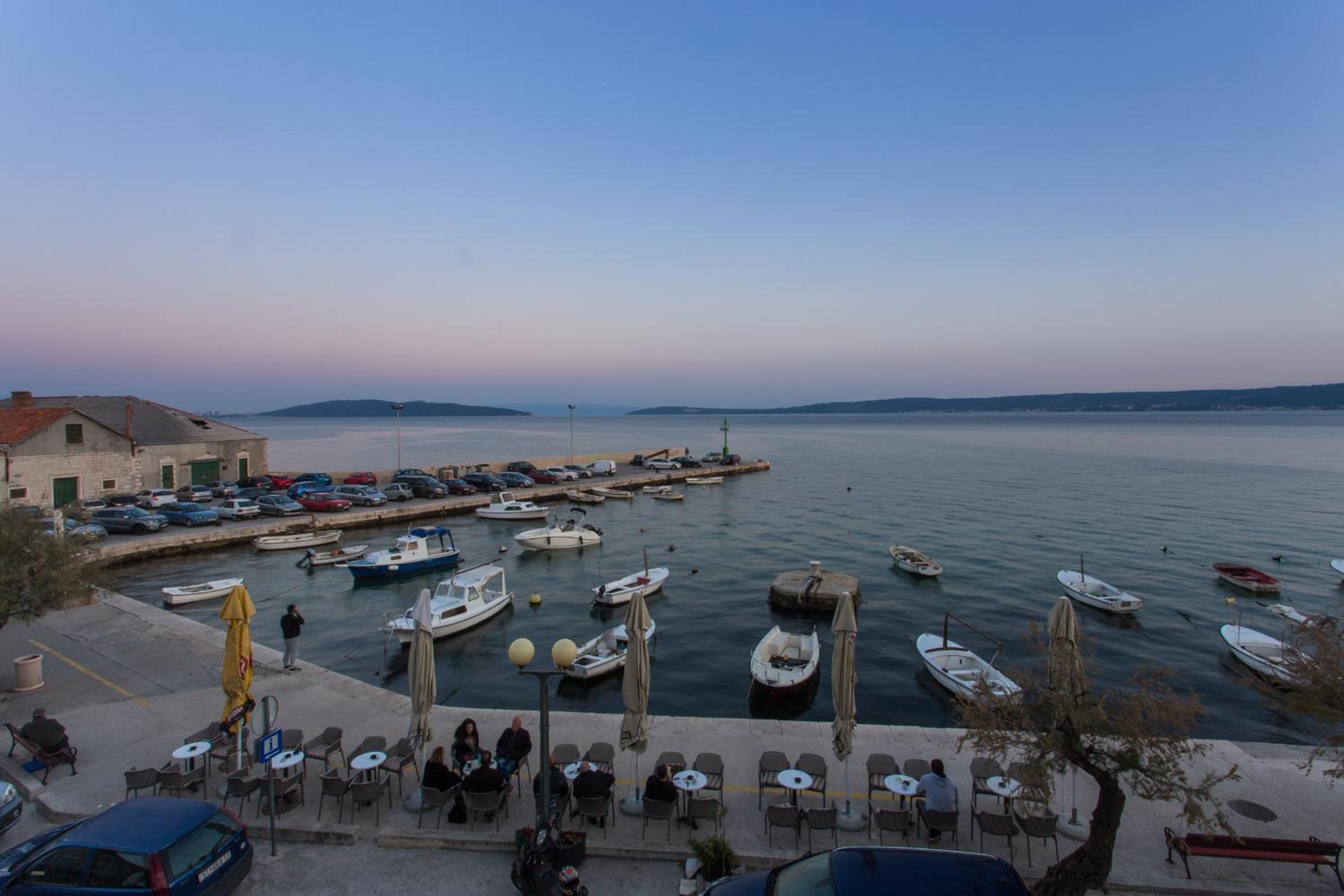 Seafront apartment in historical Cippico castle view 2