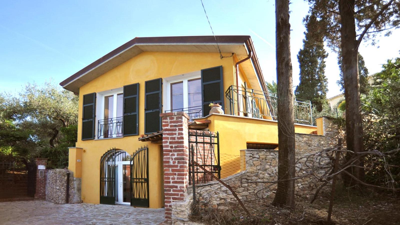 Casetta Gialla view 2