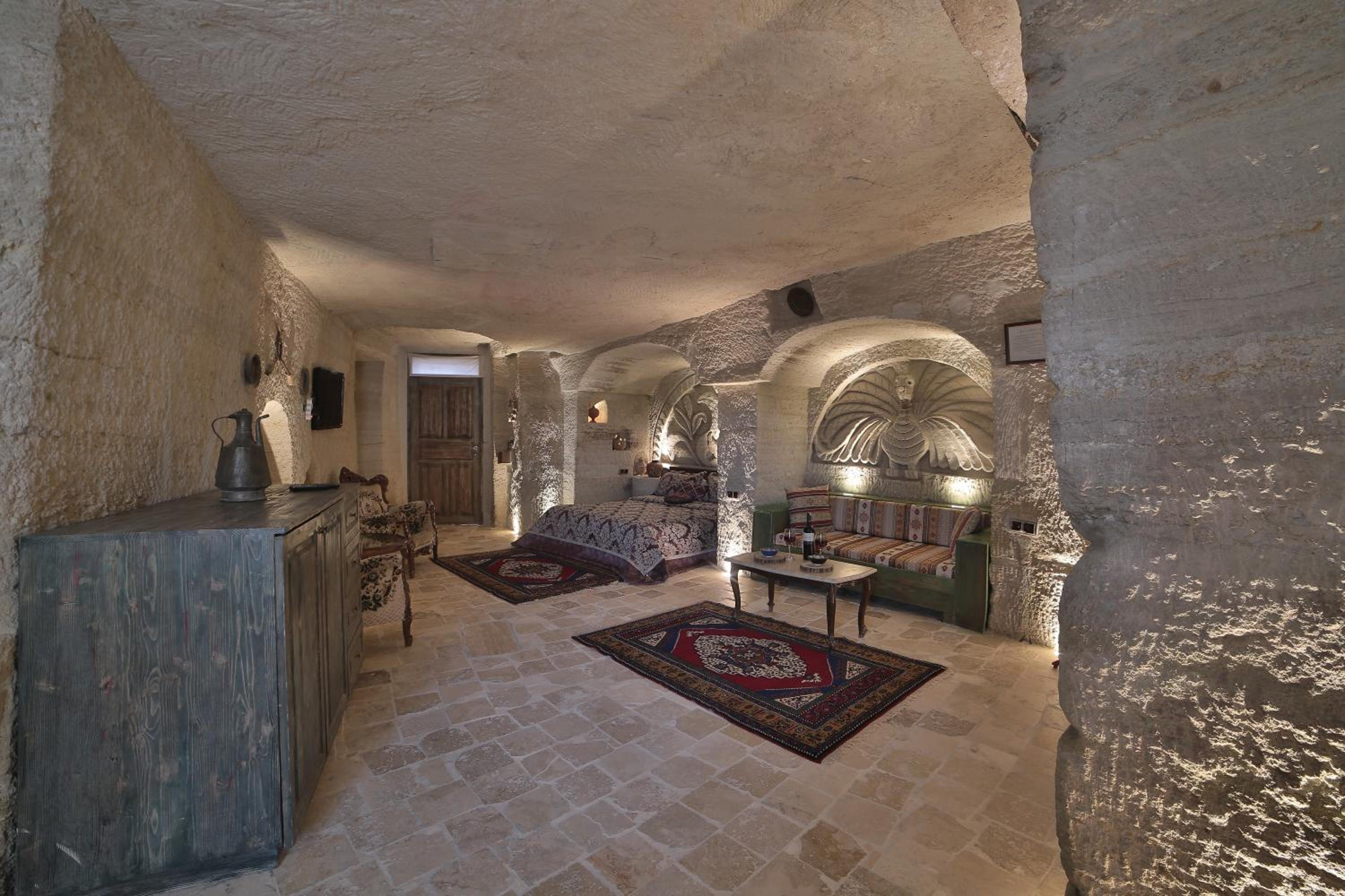 Kayatas Cave Suites - Image 113