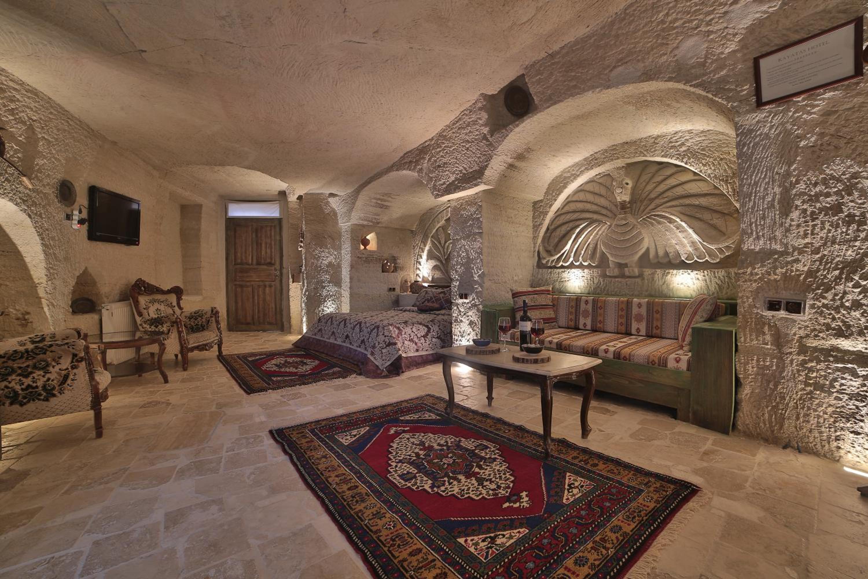 Kayatas Cave Suites - Image 110
