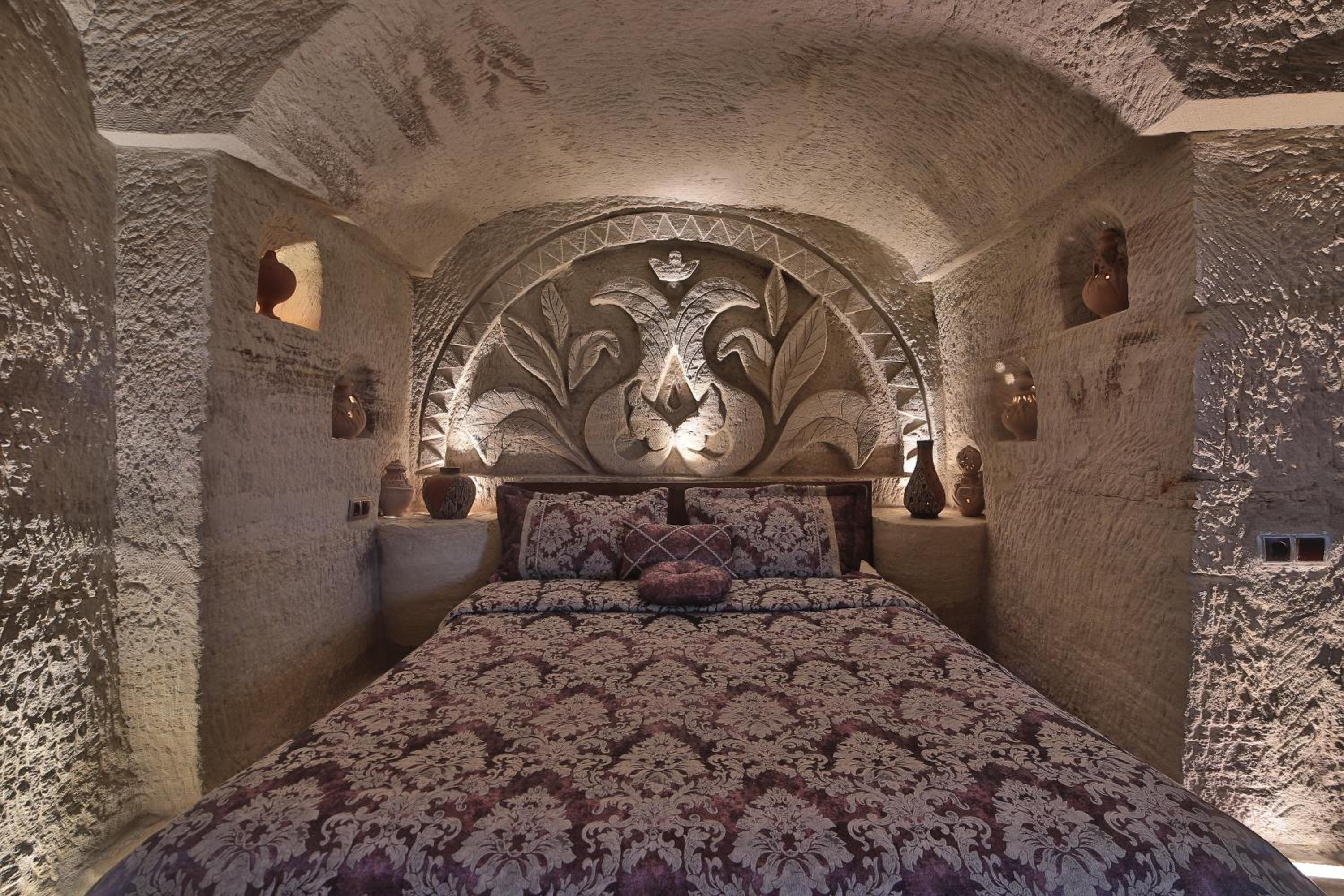 Kayatas Cave Suites - Image 109