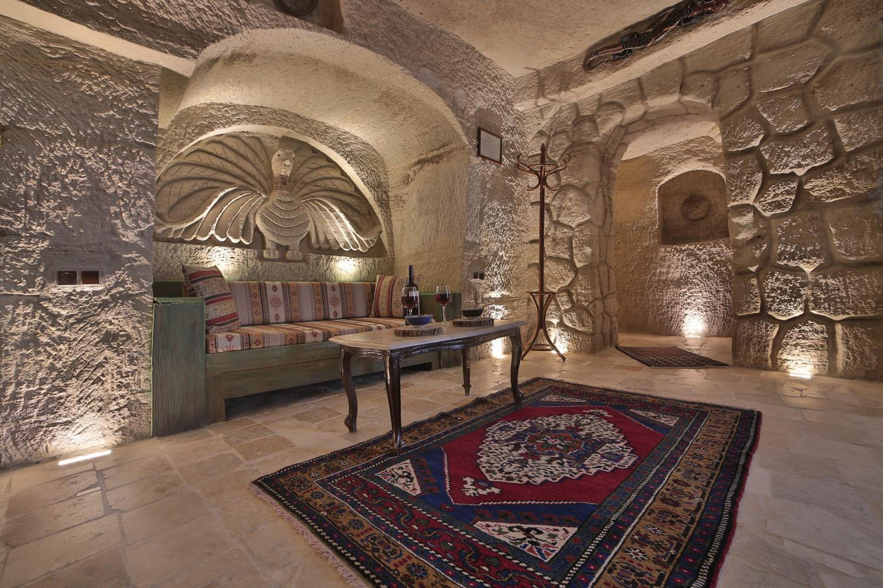 Kayatas Cave Suites - Image 107