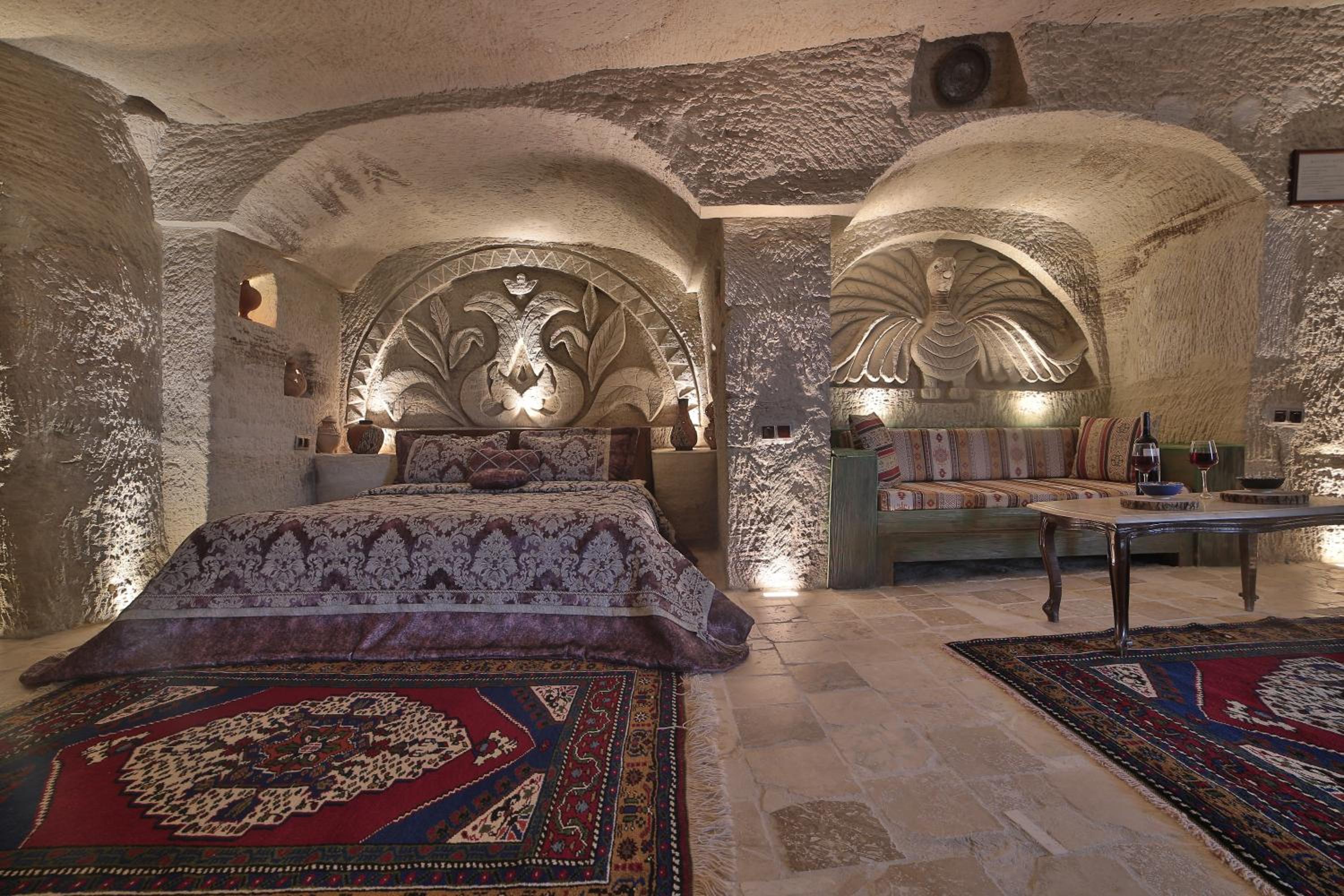 Kayatas Cave Suites - Image 17