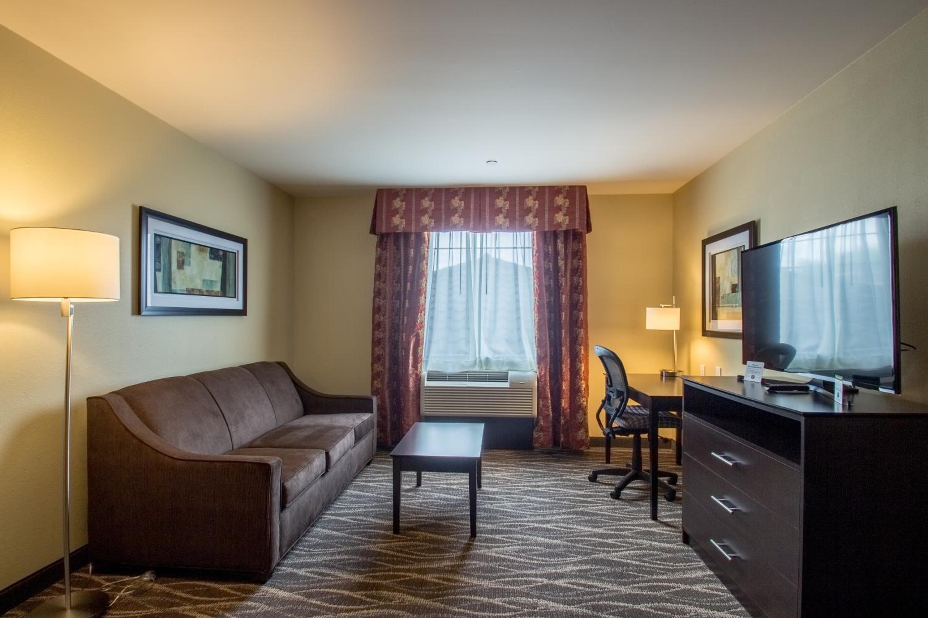 Creekstone Inn & Suites - St Marys