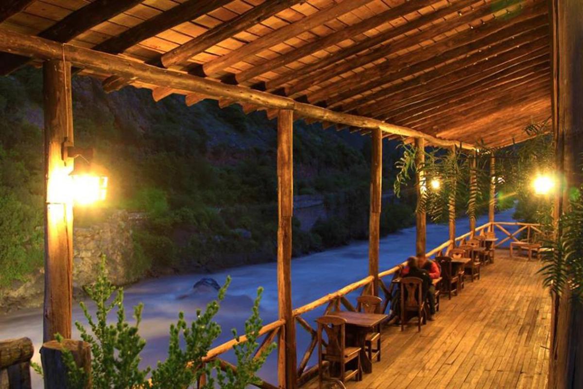 restaurant