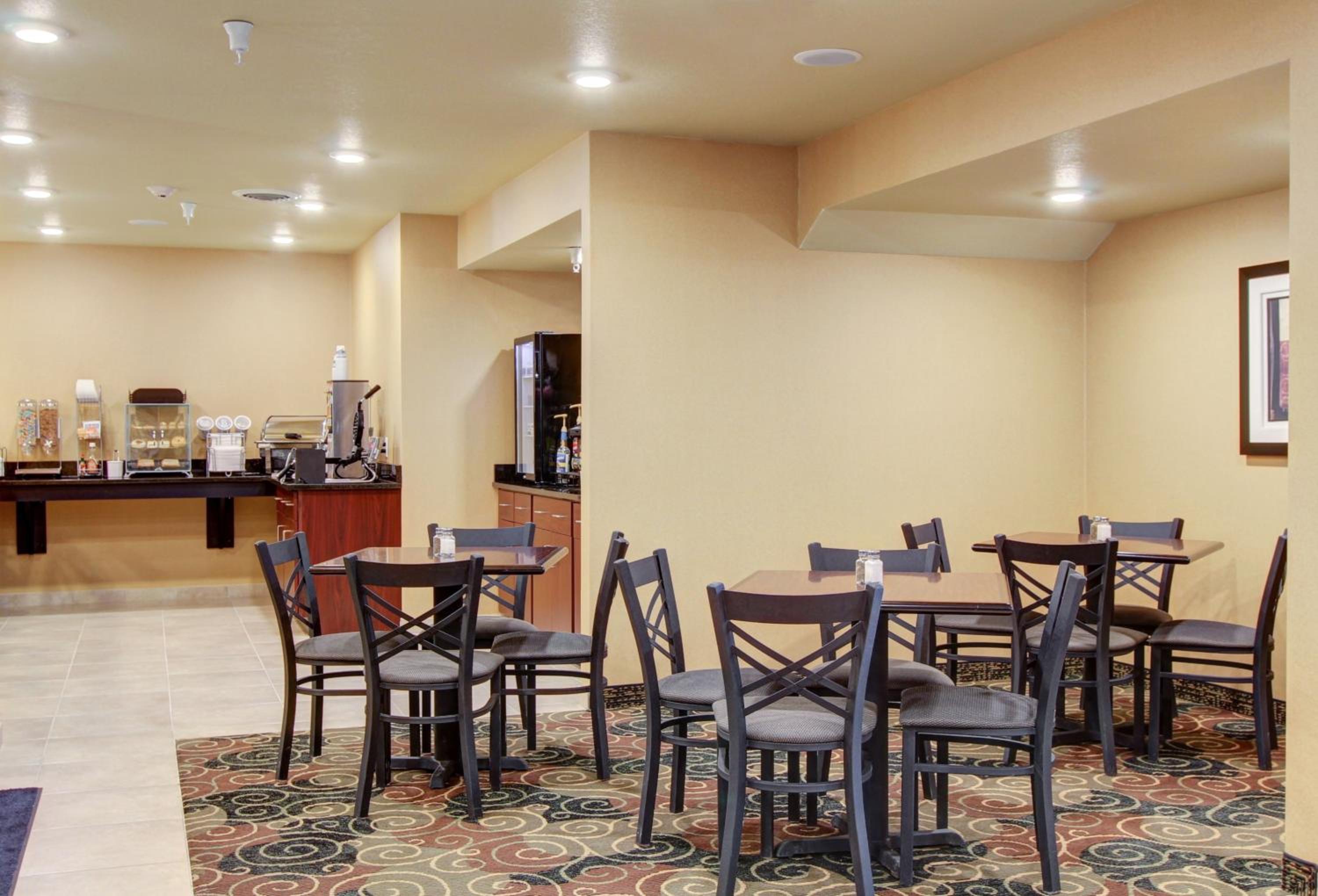 Cobblestone Inn & Suites Steele