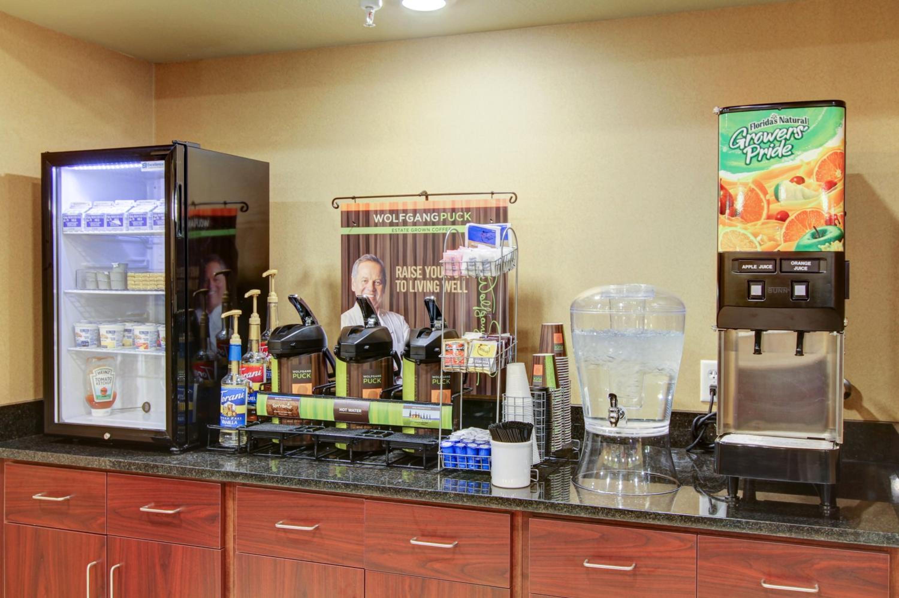 Cobblestone Inn & Suites Steele